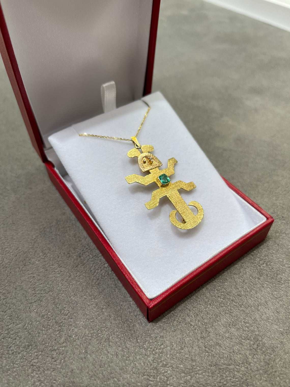 0.70 Carat Genuine Colombian Emerald Pendant in 18K Yellow Gold - Elegant Necklace for Women, Perfect Gift for Anniversary, Birthday & Special Occasions