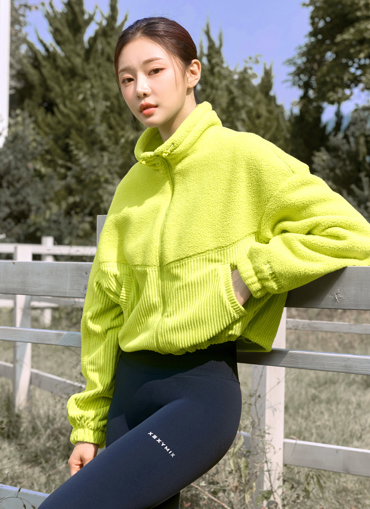 Stylish Corduroy & Fleece Zip Up Jacket for Men & Women | Warm Winter Outerwear for Casual Outings & Outdoor Activities