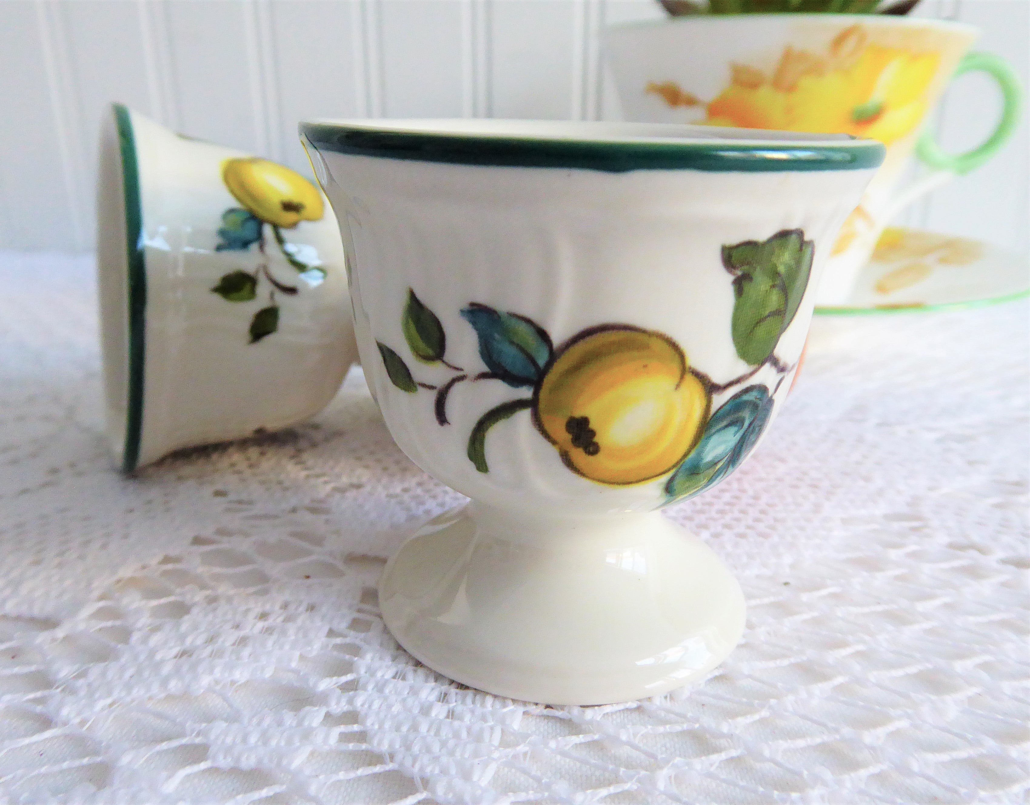 Vintage Villeroy & Boch Jamaica Pattern Egg Cup - Single Pedestal Egg Holder for Breakfast, Tea Time & Collectibles (1980s Retro Tableware)