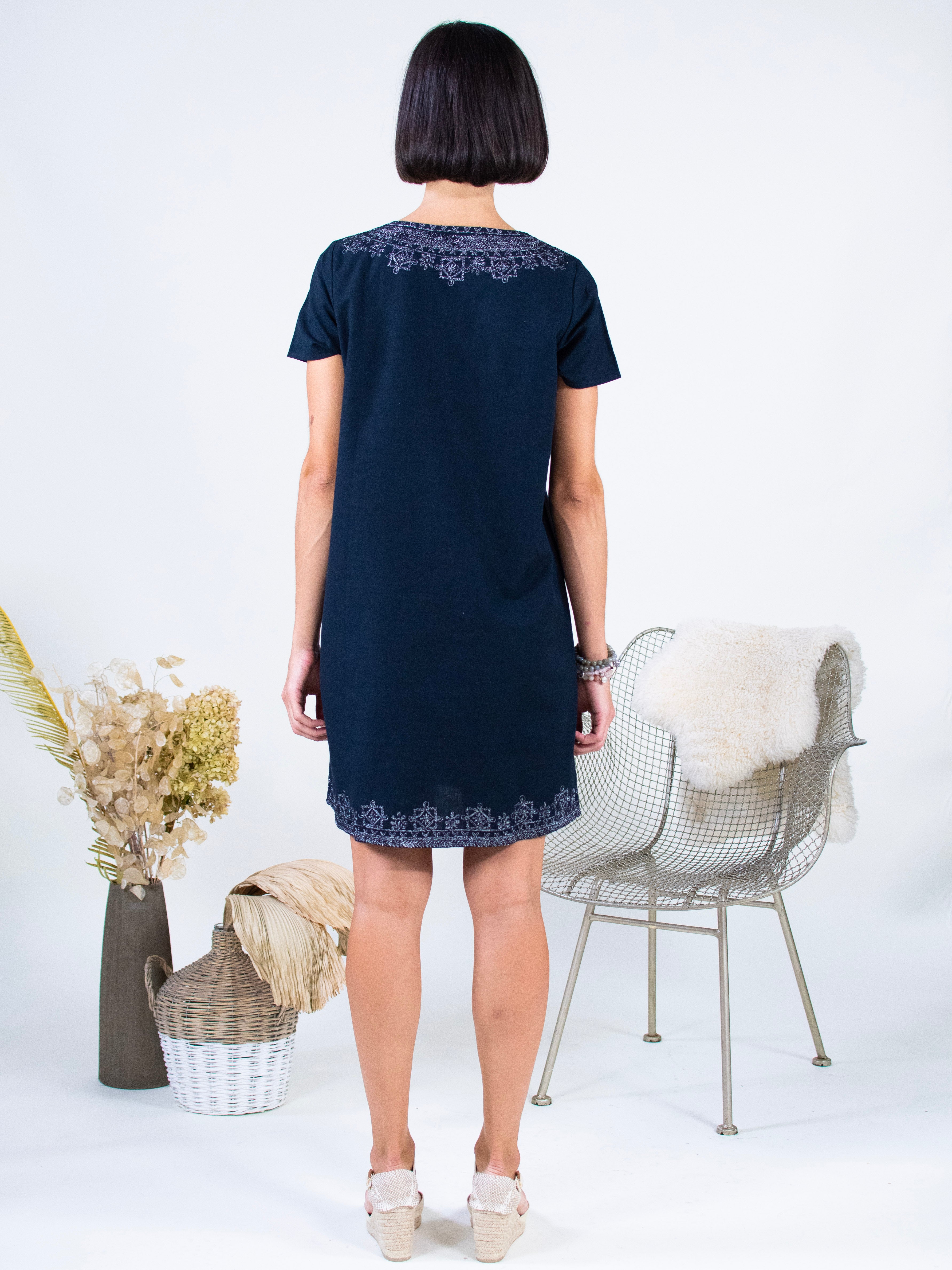 Midnight Manhattan Shift Dress - Elegant Black Cocktail Dress for Women, Perfect for Evening Parties, Date Nights & Formal Events