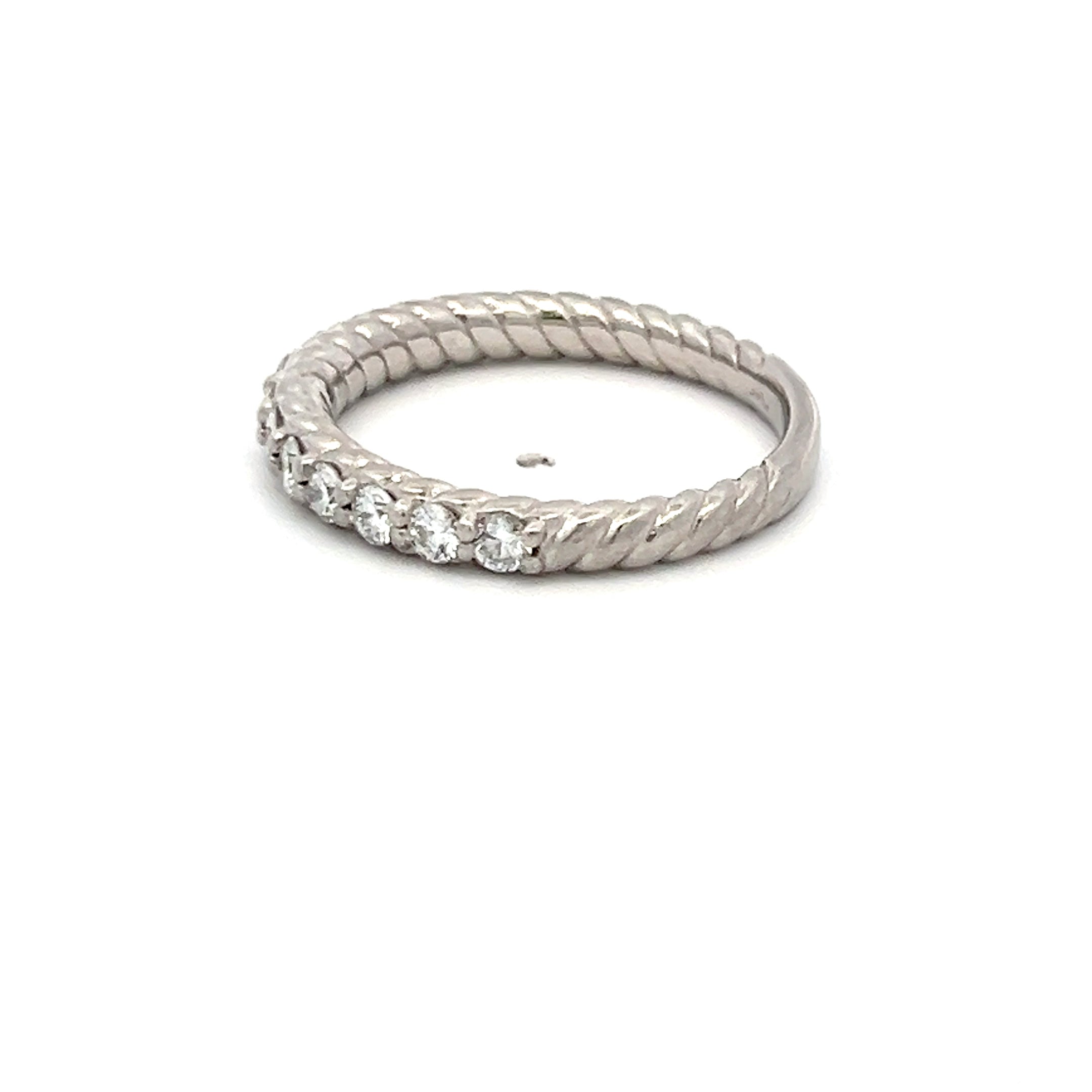 0.75 Carat Round Brilliant I VS1 Diamond Platinum Engagement Ring for Women - Perfect for Proposals, Anniversaries & Special Occasions