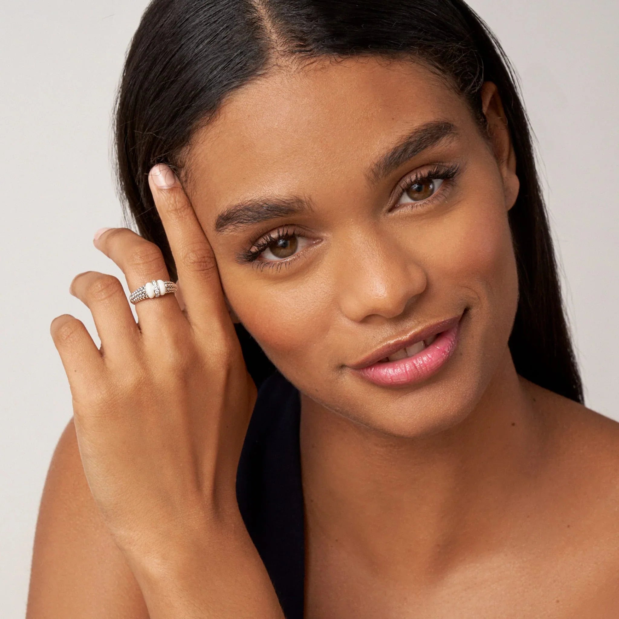 Elegant Ceramic and Caviar Diamond Ring for Women - Luxury Wedding, Engagement & Anniversary Jewelry Gift - Perfect for Special Occasions & Evening Events