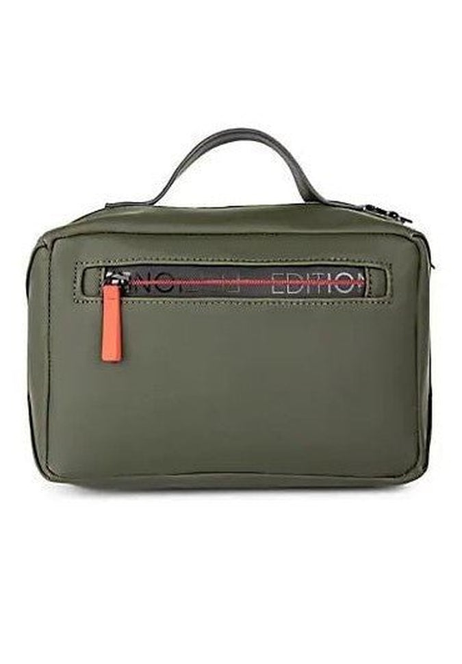 Bugatti x Edition 22 Premium Leather Toiletry Bag for Men - Travel Cosmetic Organizer with Multiple Pockets - Perfect for Business Trips, Gym, and Weekend Getaways