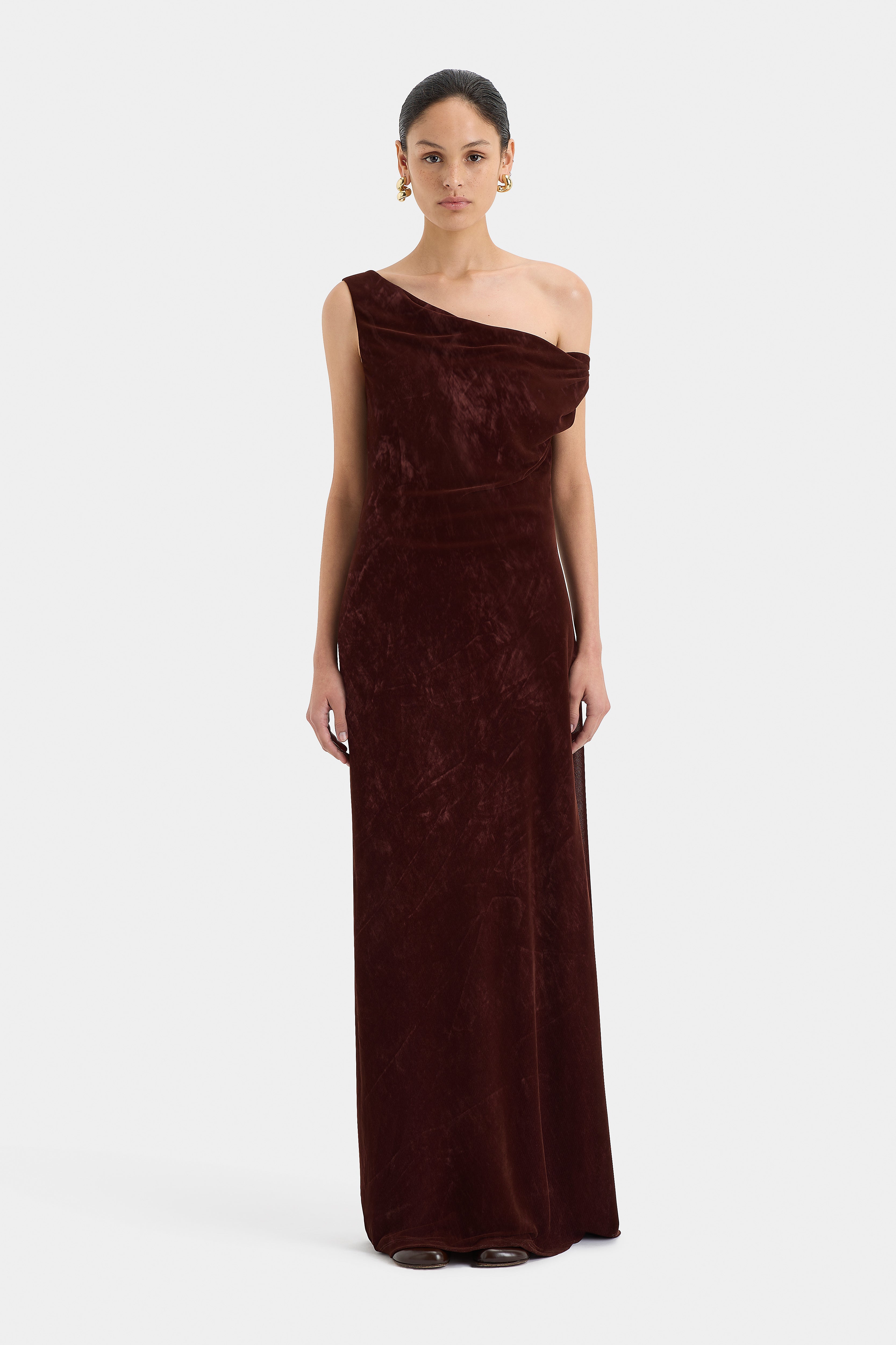 Ezra Gown Wine - Elegant Red Wine for Special Occasions, Dinner Parties & Romantic Evenings