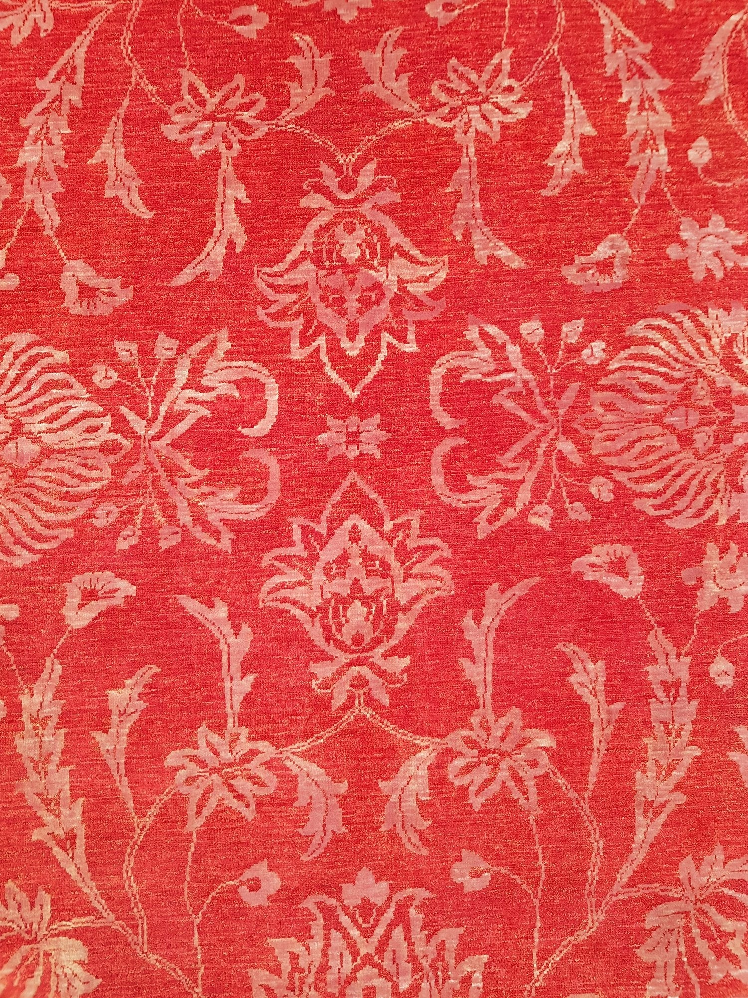 Handwoven Agra Transitional Area Rug J64031 - Perfect for Living Room, Bedroom, or Office Decor