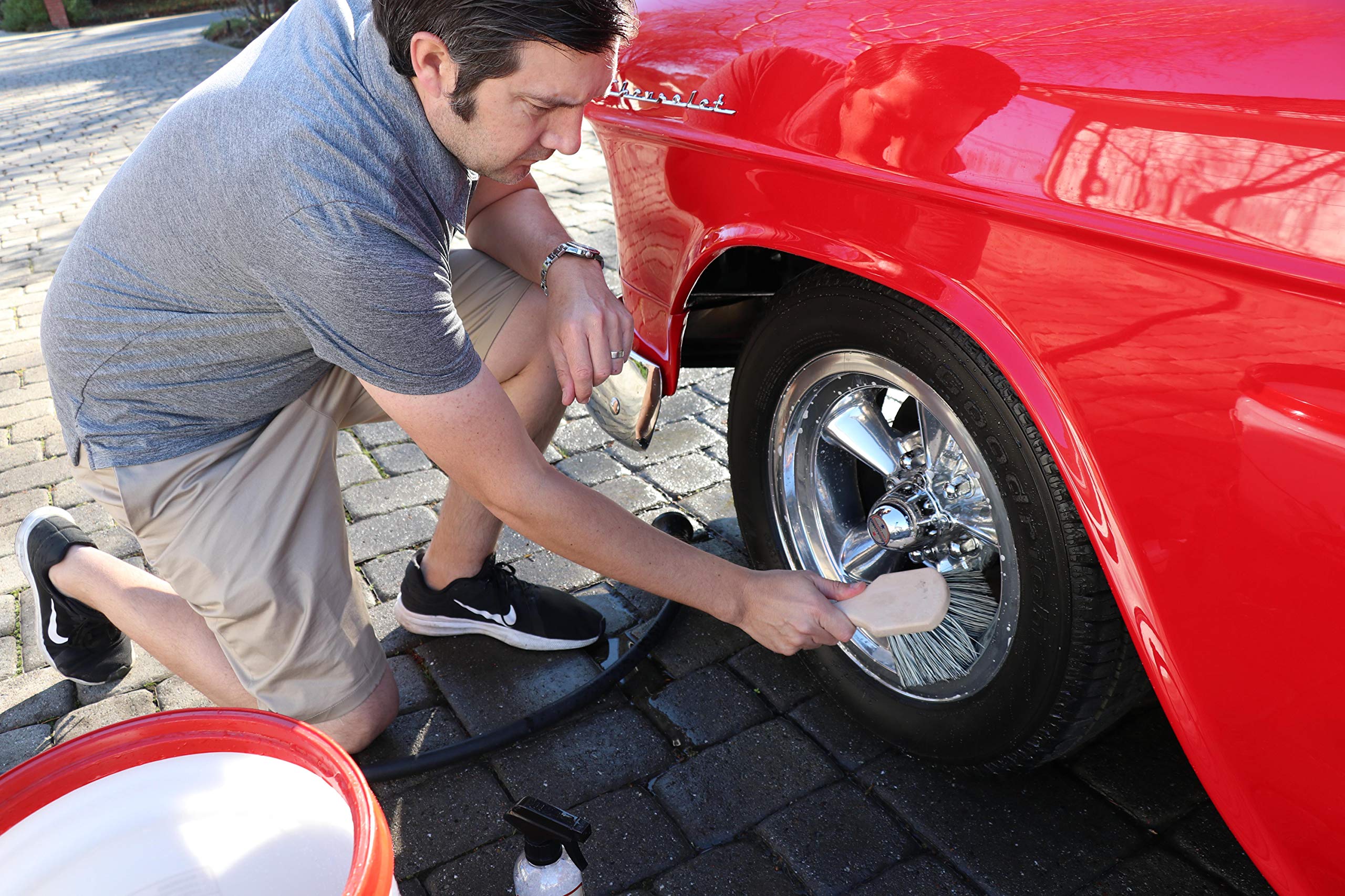GOLDEN SHINE Premium Wheel Cleaner Spray - 16oz Chrome, Painted & Polished Wheel Cleaner - Safe for Alloy Rims & Hubcaps - Perfect for Car Detailing & Auto Care (44016)