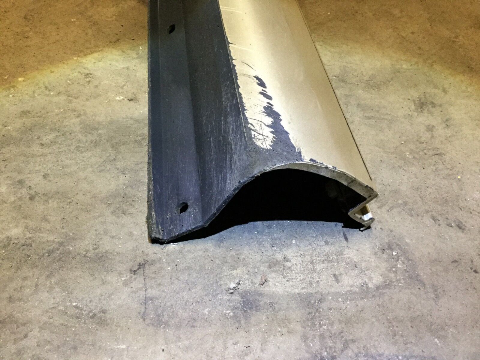 Original Lexus GS300 00-05 Left Front Rocker Panel Molding Side Skirt Replacement - Perfect for Body Repair & Car Restoration Projects