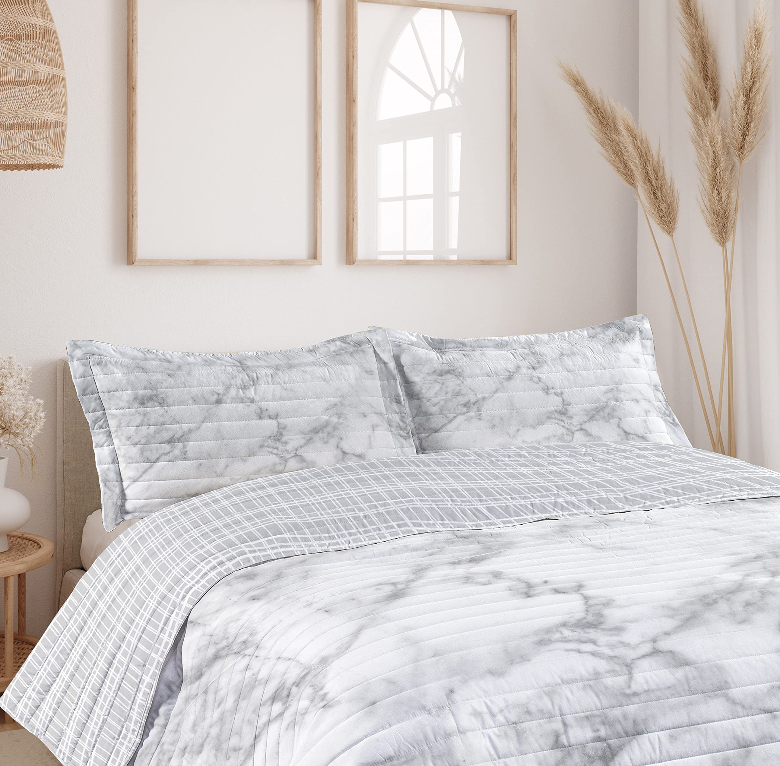 Ambesonne Reversible Queen Size Bedspread Set with Pillow Shams - Nature Inspired Marble Granite Print, Cloudy Spotted Stone Design in Pale Grey - Soft Microfiber Bedding for Cozy Bedroom Decor & Guest Room Makeover