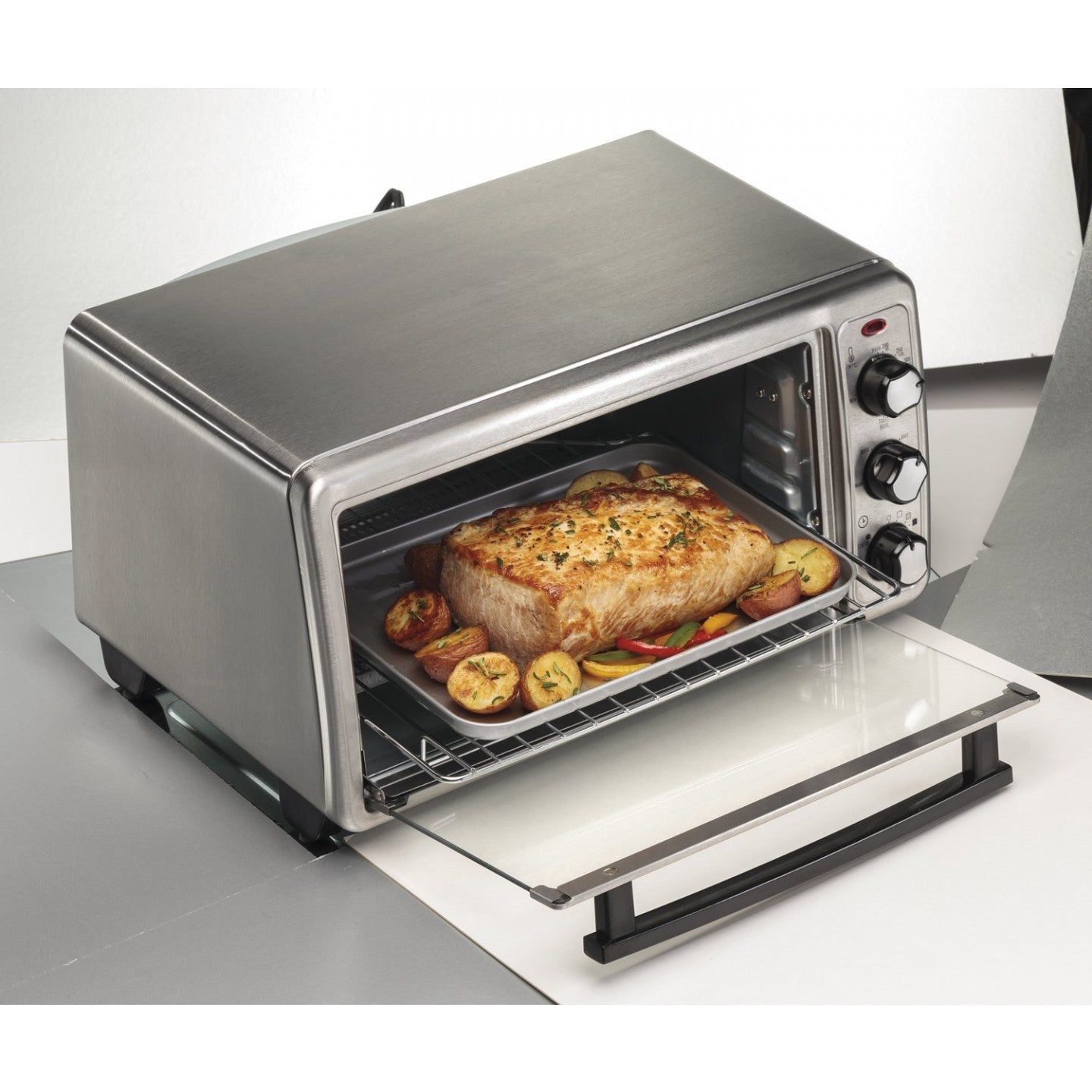 Hamilton Beach 6-Slice Toaster Oven with Wide Slot Design - Countertop Convection Oven for Baking, Broiling & Toasting - Perfect for Bagels, Pizza & Family Meals (Model 31411)