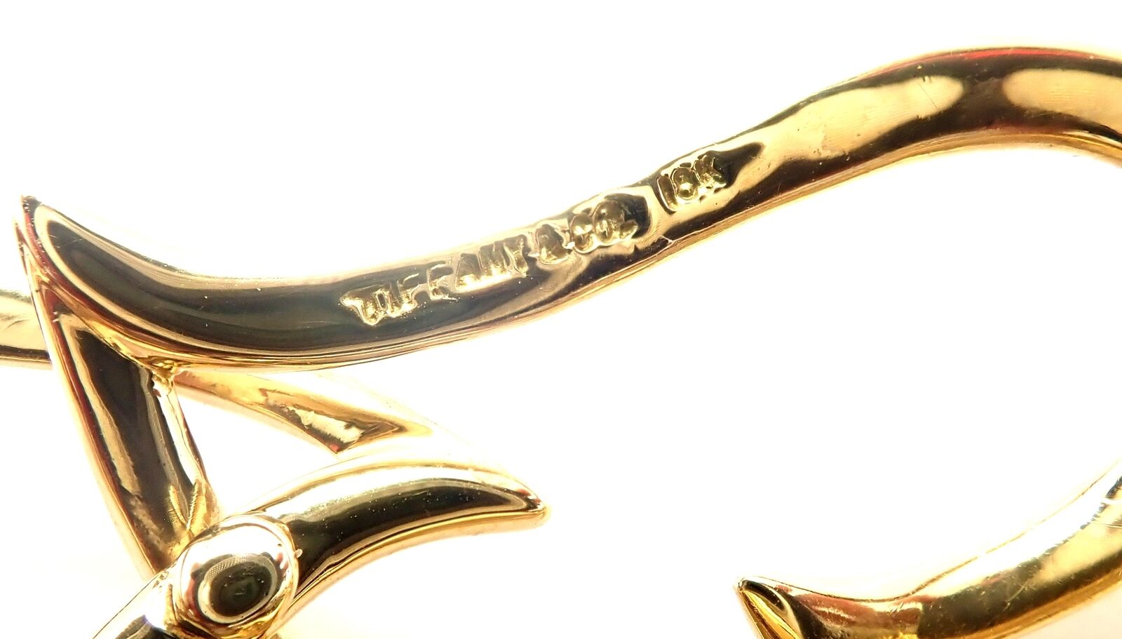 Authentic Tiffany & Co 18k Yellow Gold Open Heart Leaf Link Necklace - Vintage Luxury Jewelry for Women, Perfect for Anniversaries, Weddings & Special Occasions