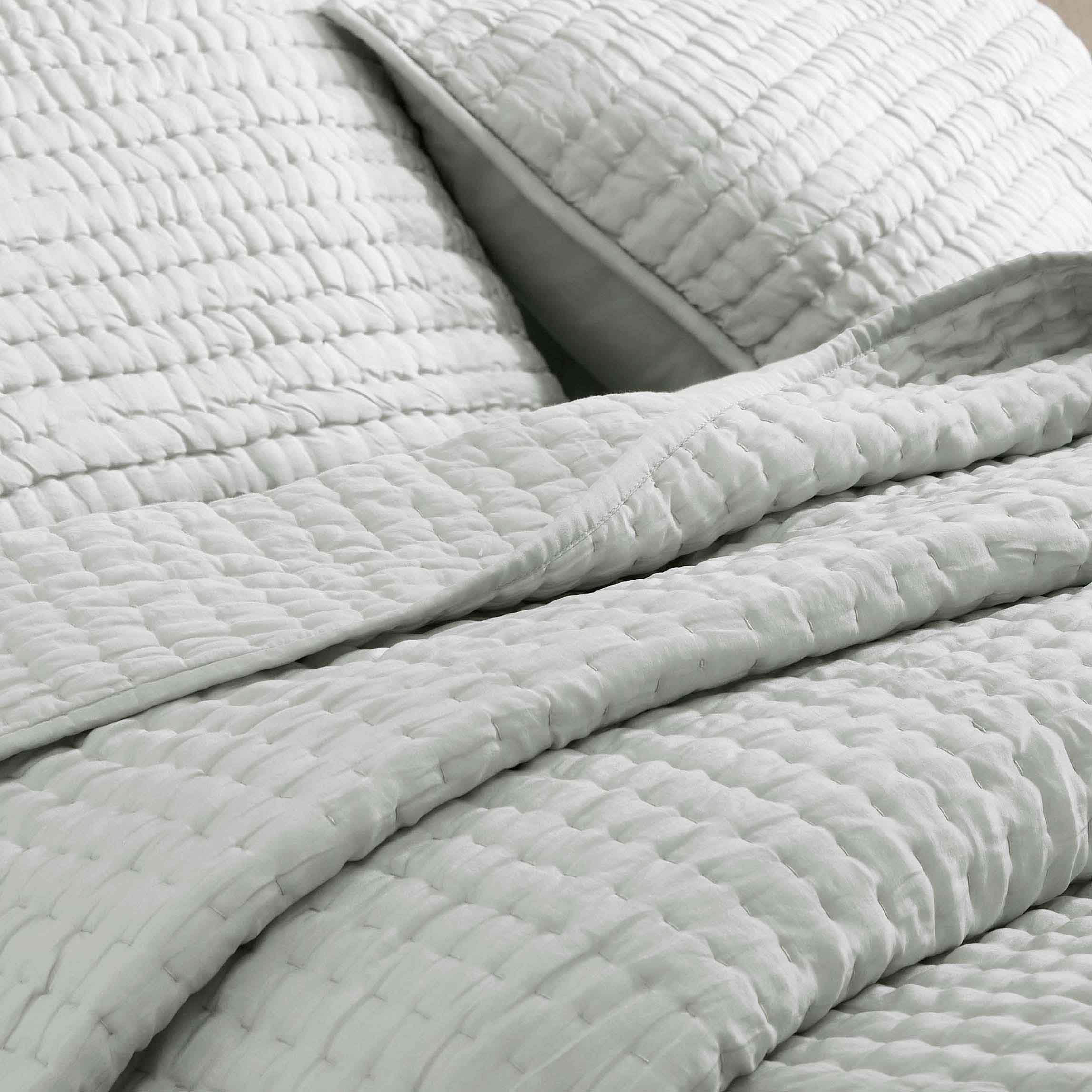 Bella 100% Pure Silk Pick Stitch Medium Weight Quilt & Sham Set - Queen Size Luxury Bedding for Elegant Bedroom Decor & Cozy Sleep