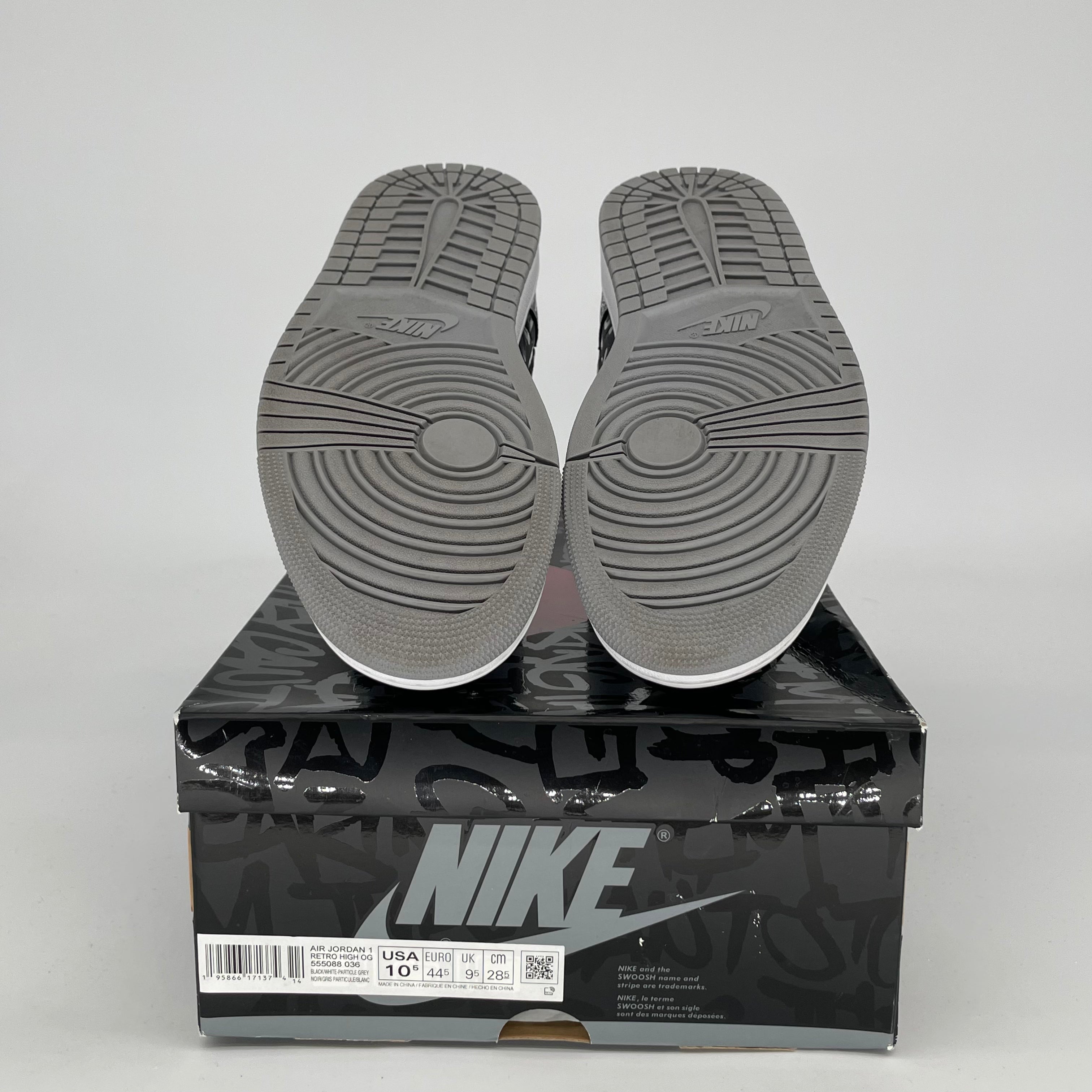 Original Title: AIR JORDAN 1 REBELLIONAIRE SIZE 9.5/11W 555088 036   Optimized Title: **Air Jordan 1 Rebellionaire Sneakers - Men's Size 9.5 / Women's Size 11W - Style Code 555088-036 - Retro Basketball Shoes for Streetwear & Casual Outfits**