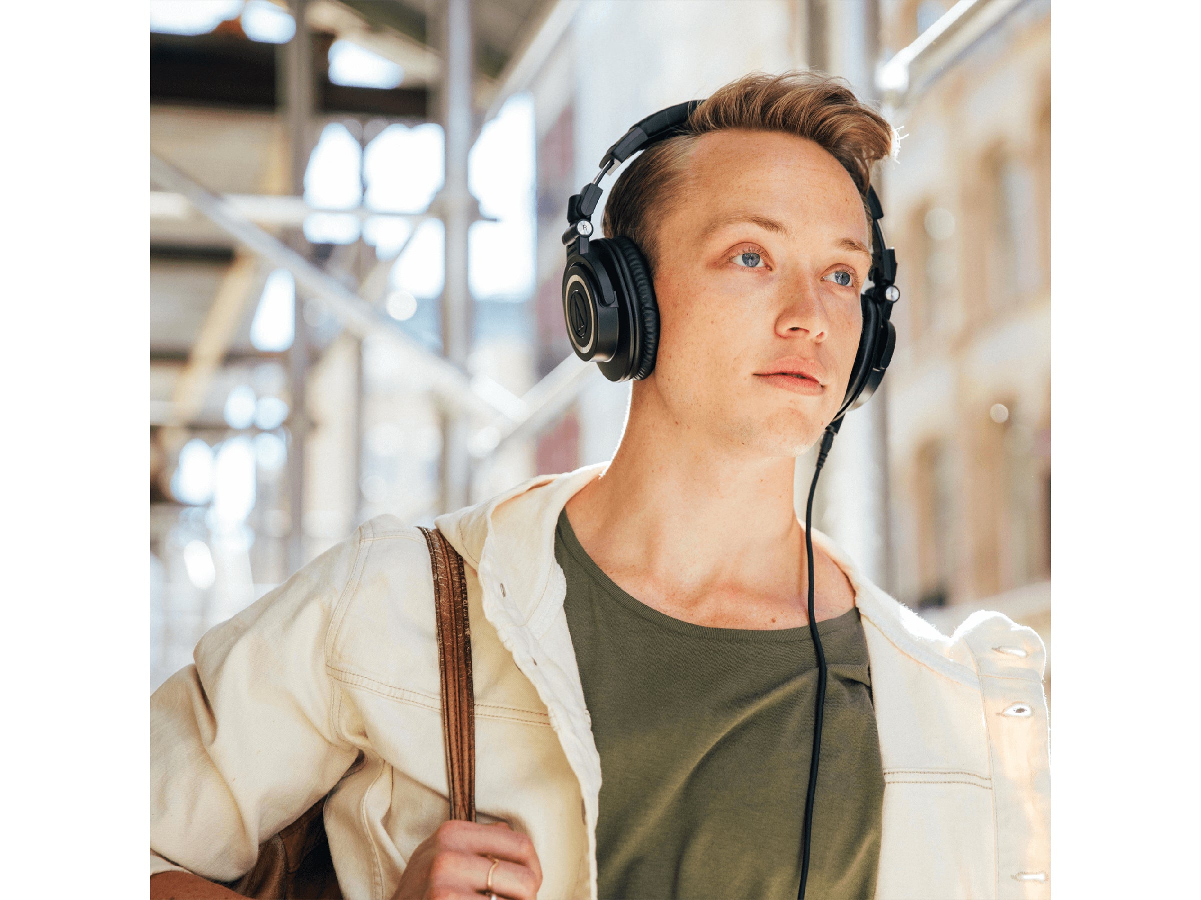 Audio Technica ATH-M50X Professional Studio Monitor Headphones - Closed-Back Design for DJing, Recording & Music Production - Perfect for Home Studios & Podcasting