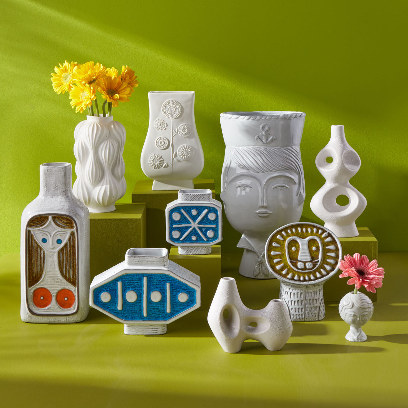 Elegant Glass Menagerie Lady Vase - Handcrafted Decorative Flower Vase for Home Décor, Wedding Centerpieces & Gift Giving