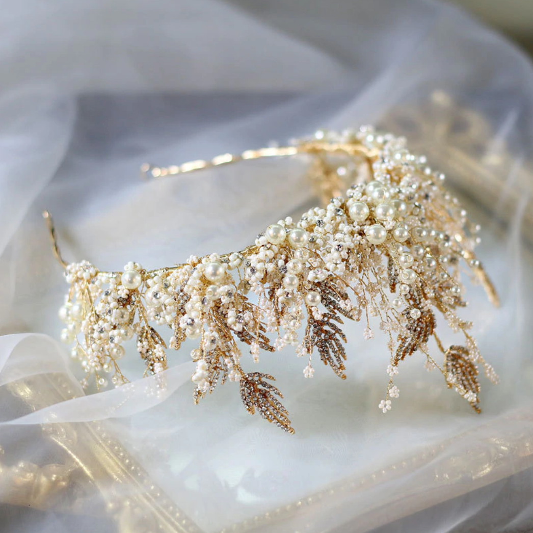 Ethereal Charming Aphrodite Diadem Headpiece - Elegant Greek Goddess Crown for Weddings, Cosplay & Renaissance Fairs