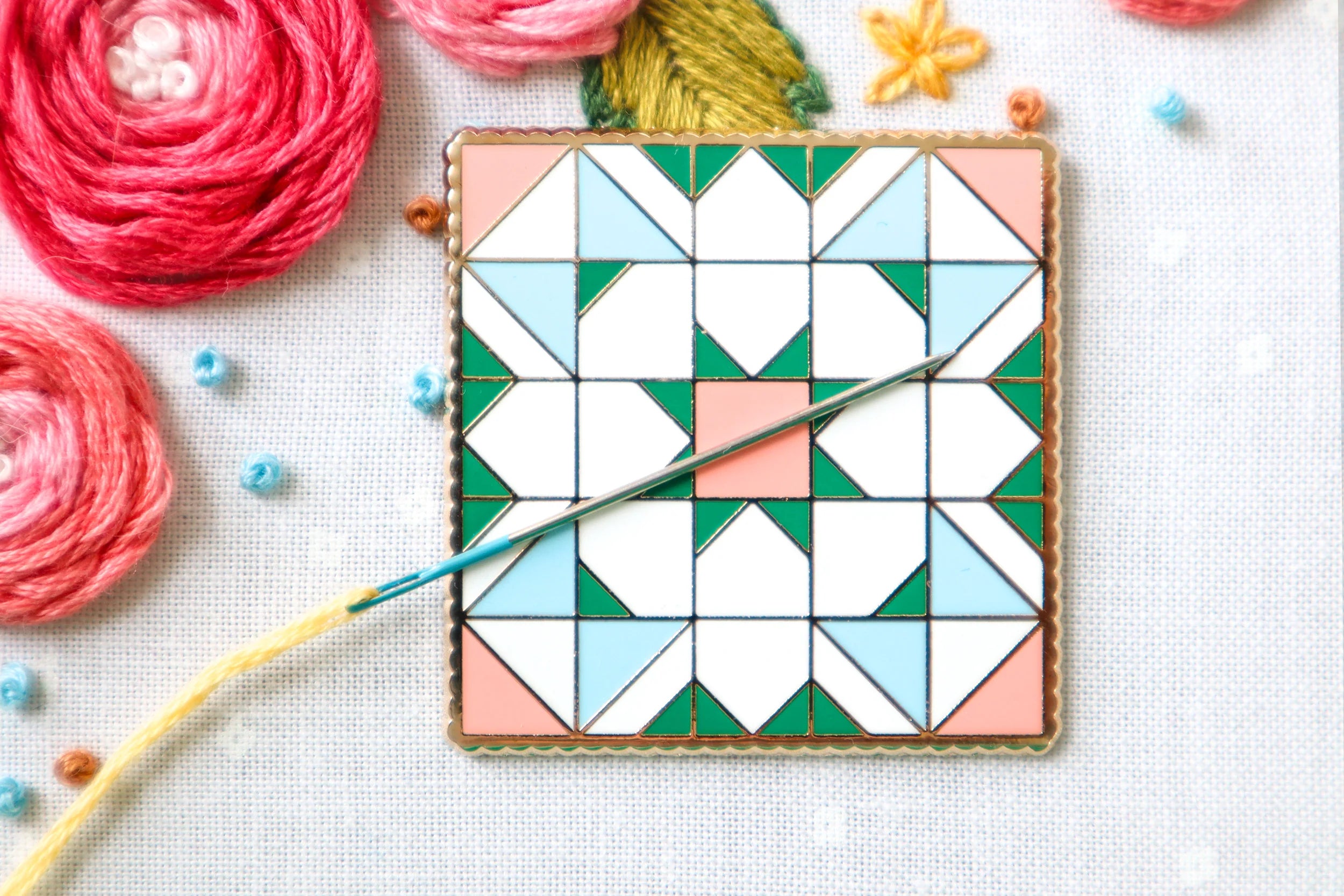 Shining Star Quilt Block Needle Minder - Magnetic Pin Holder for Sewing, Quilting & Embroidery - Perfect for Crafters & DIY Enthusiasts (Flamingo Toes Design)