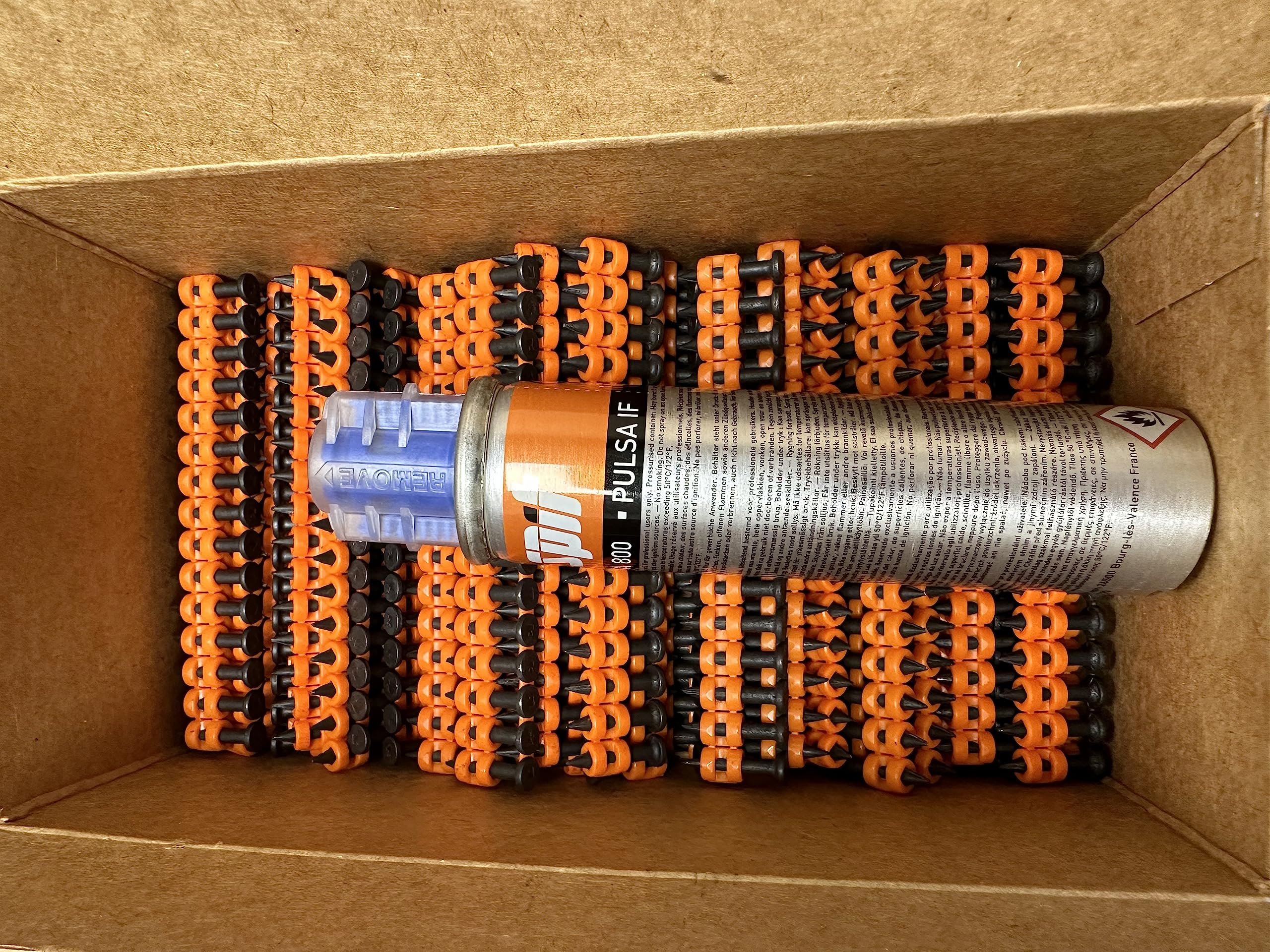 Ramset T4034B 3/4-Inch Concrete Nails with T4 Fuel Cell - Heavy Duty Fasteners for Concrete, Brick & Masonry - Perfect for Construction, Renovation & DIY Projects