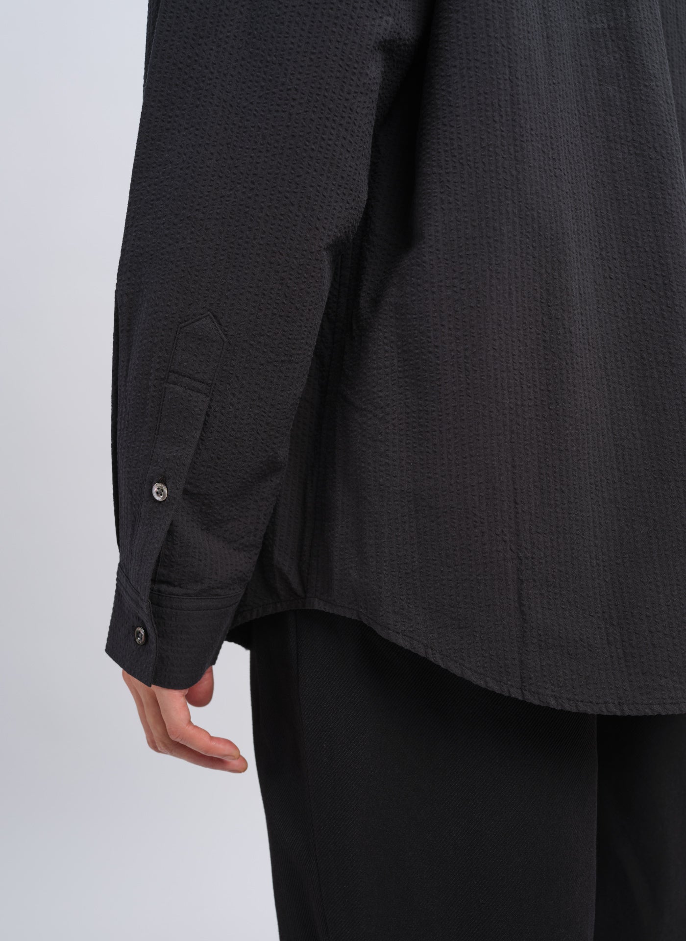 Men's Classic Cotton Seersucker Utility Pocket Shirt - Breathable Summer Casual Button Down for Outdoor Activities & Travel