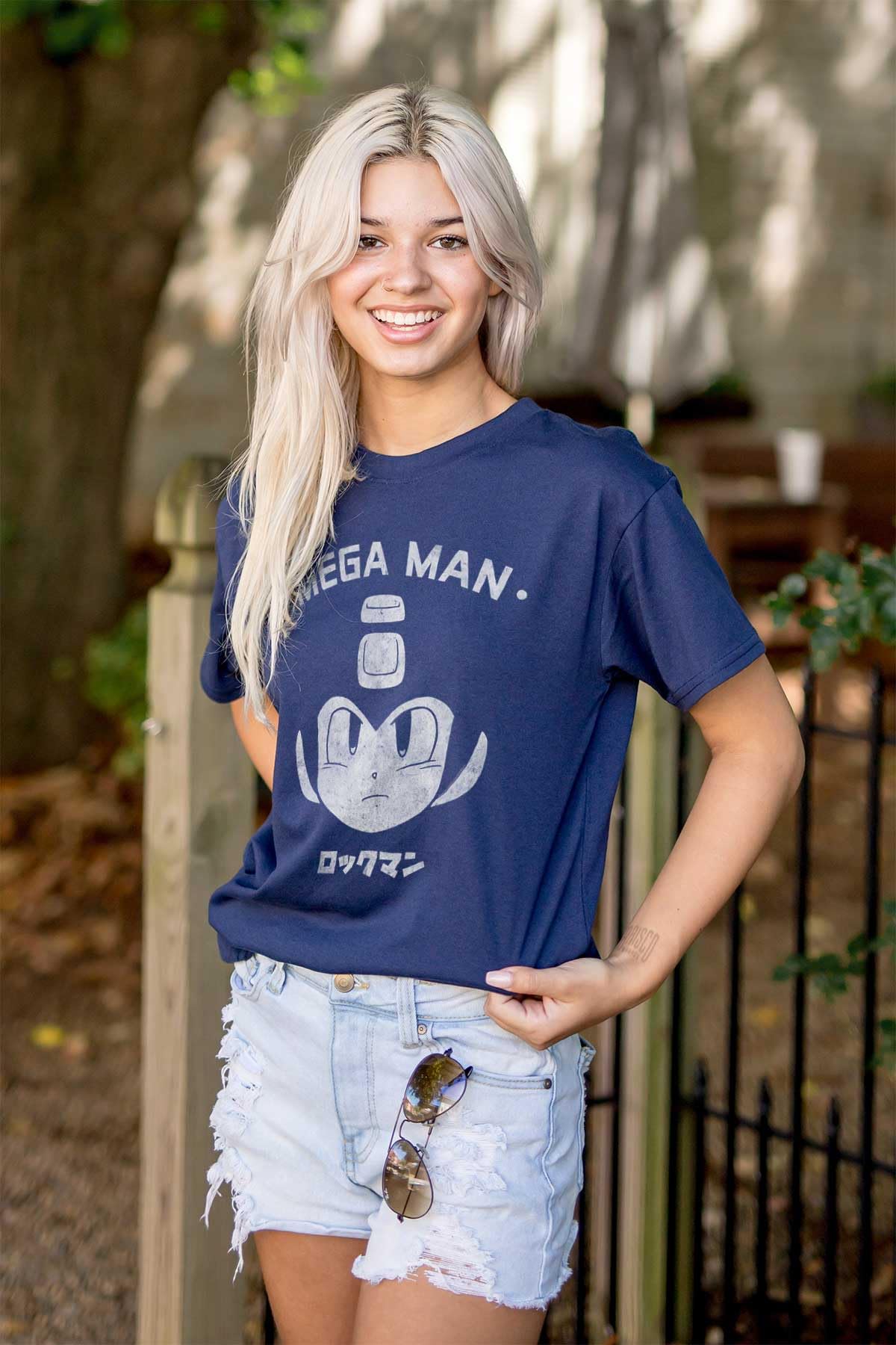 Classic Mega Man Rockman Graphic T-Shirt for Men & Women - Retro Gaming Tee for Casual Wear & Cosplay