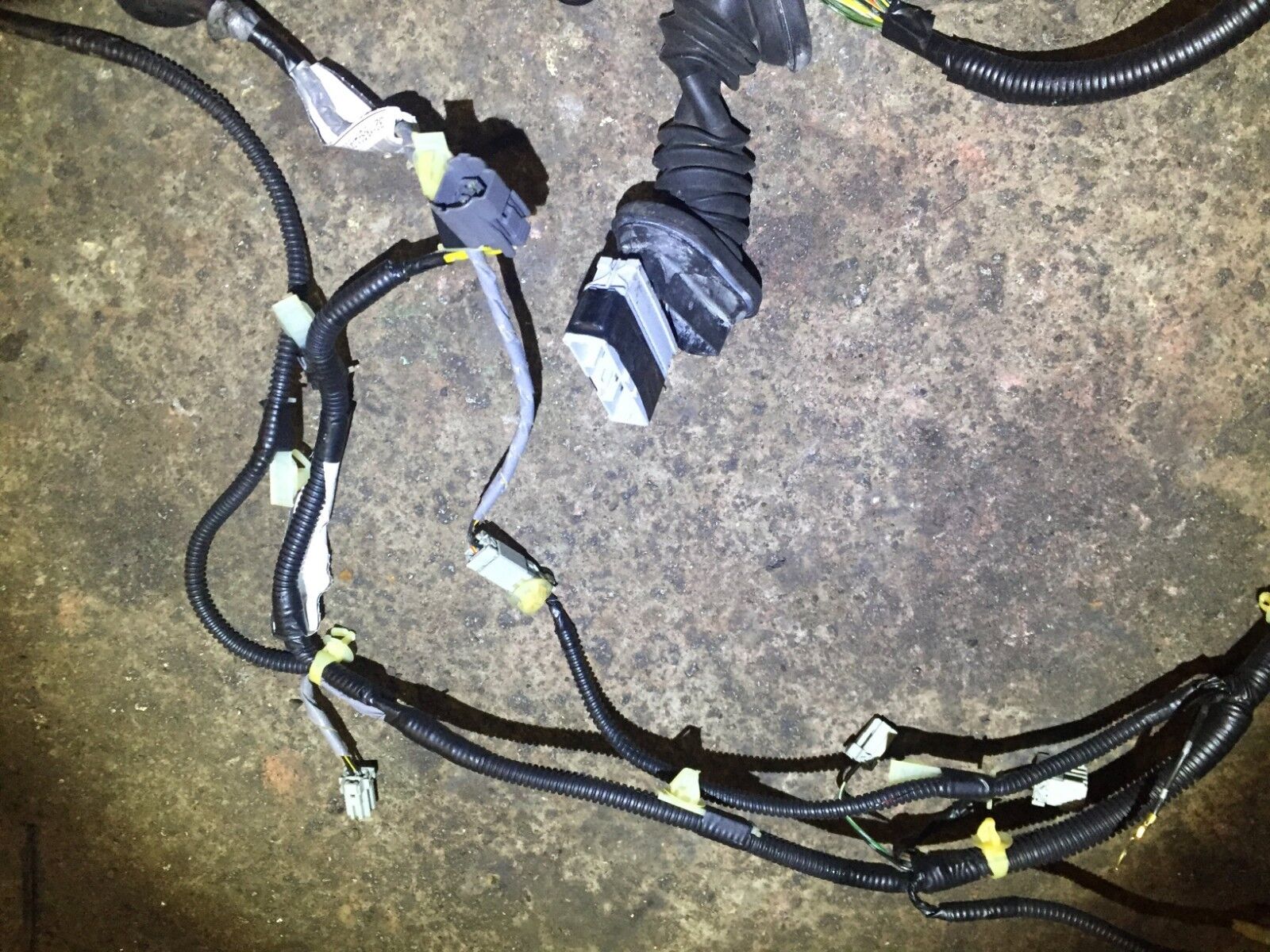 02-06 Honda CR-V CRV Rear Tailgate Wiring Harness OEM Replacement - Perfect for Electrical Repairs & DIY Car Maintenance