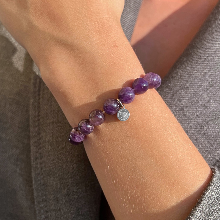 Natural Amethyst Crystal Healing Bracelet for Women - Adjustable Beaded Stretch Jewelry for Stress Relief & Positive Energy - Perfect for Meditation, Yoga & Spiritual Gifts