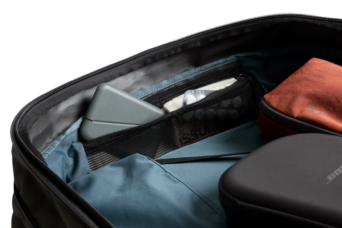 Bellroy Transit Travel Pack Pro - Premium Waterproof Backpack for Travel & Commuting | Durable & Stylish Carry-On Backpack for Men & Women | Perfect for Business Trips, Hiking & Daily Use