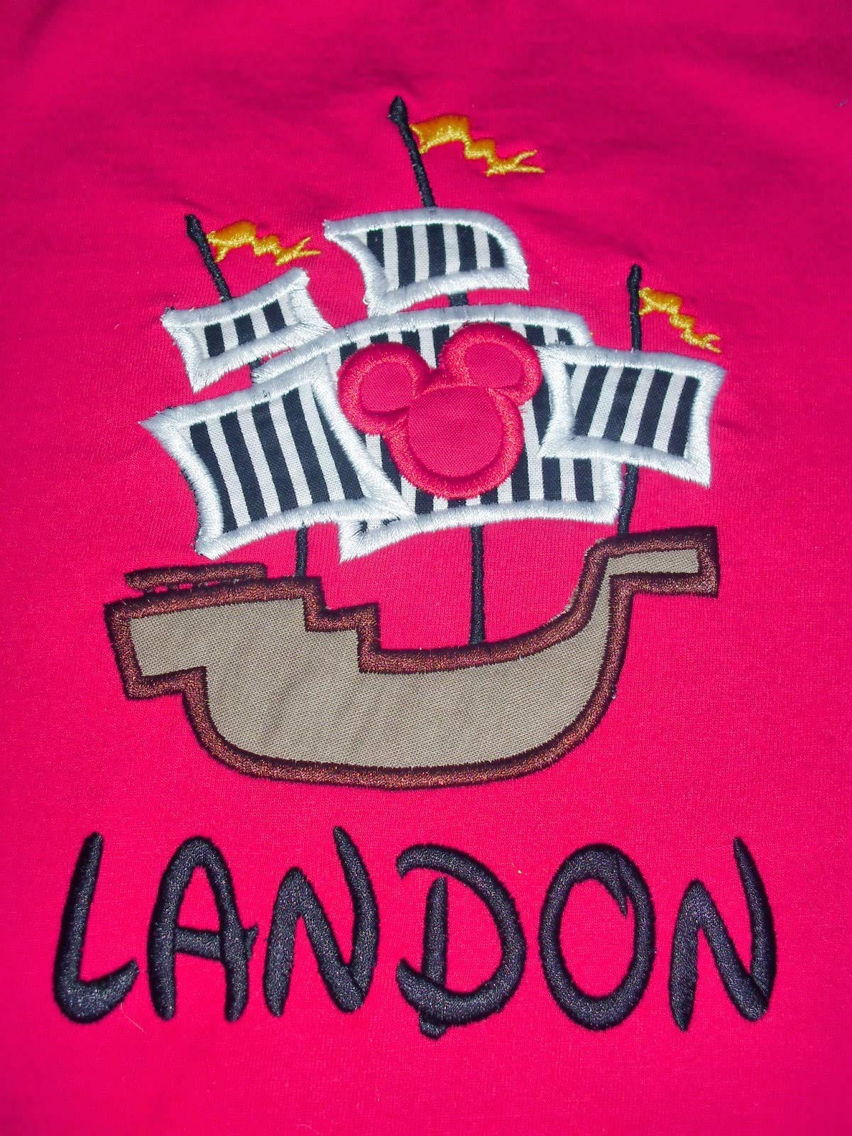 Mouse Pirate Ship Graphic T-Shirt for Men & Women - Cool Vintage Pirate Design - Perfect for Halloween, Cosplay & Themed Parties