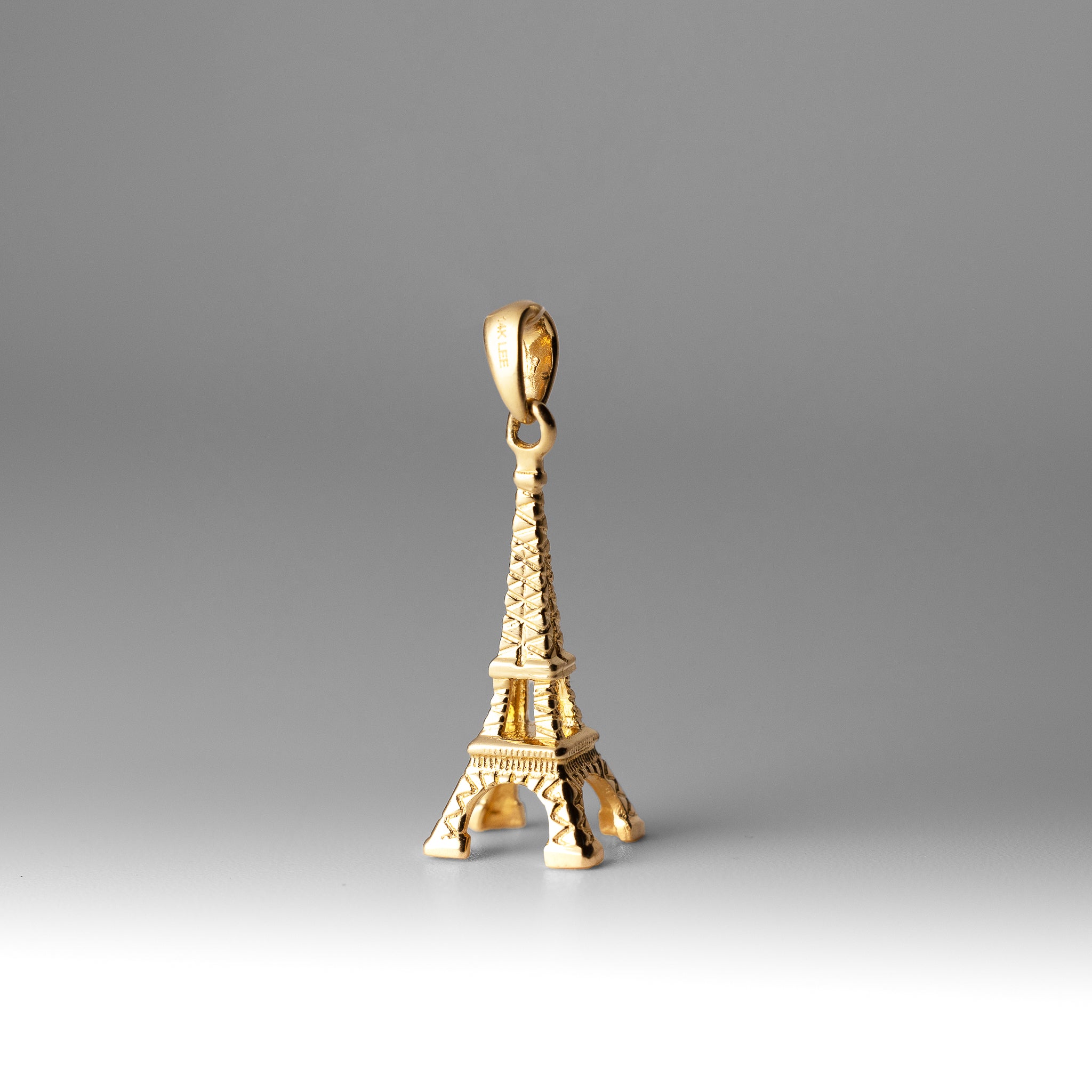 Gold Eiffel Tower Pendant Necklace - 18K Gold Plated Paris Souvenir Jewelry - Perfect Gift for Travel Lovers & Paris Enthusiasts
