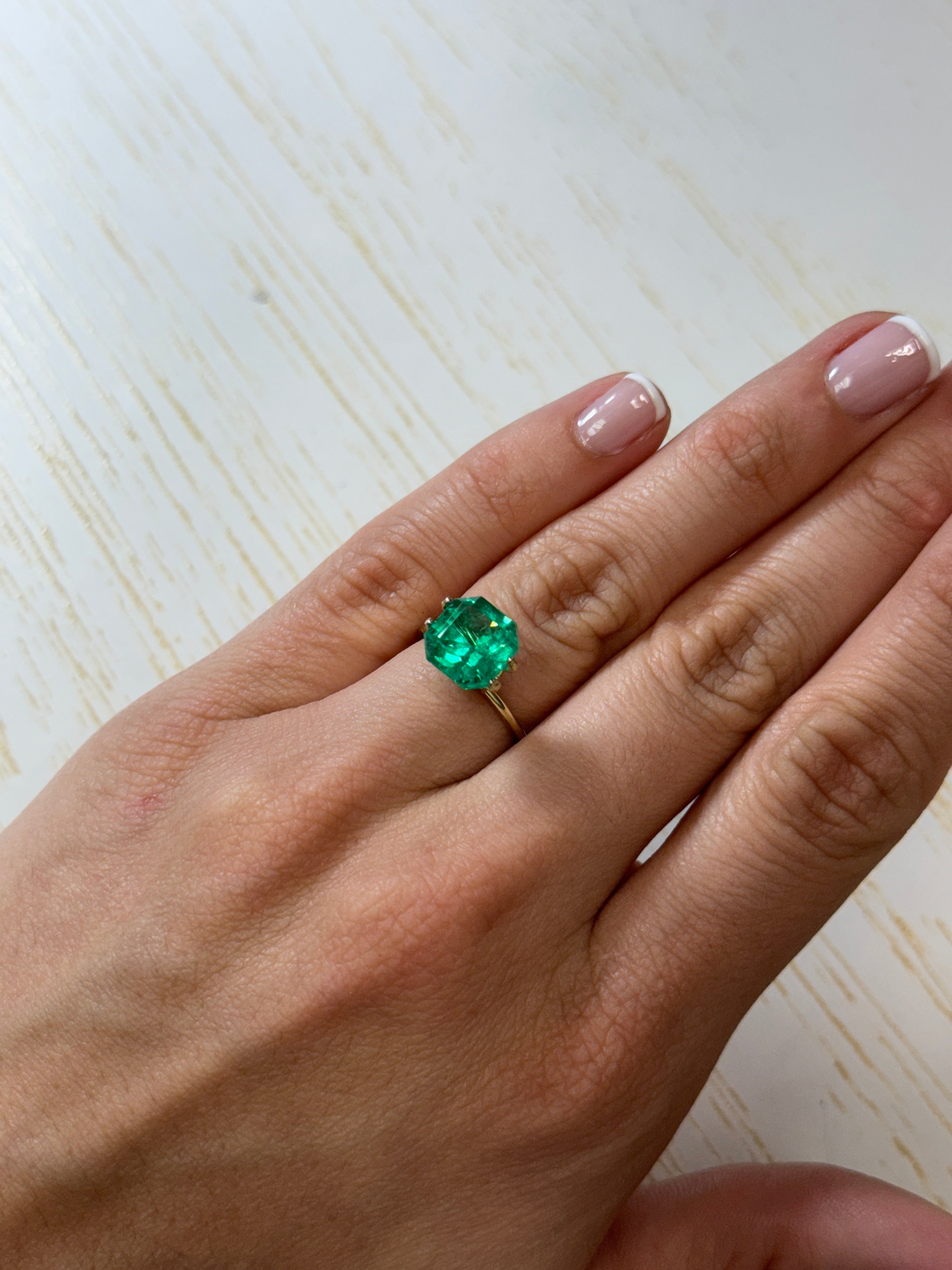 4.18 Carat 10x9.5mm Vibrant Loose Colombian Emerald Gemstone - Asscher Cut for Jewelry Making, Engagement Rings & Luxury Gifts