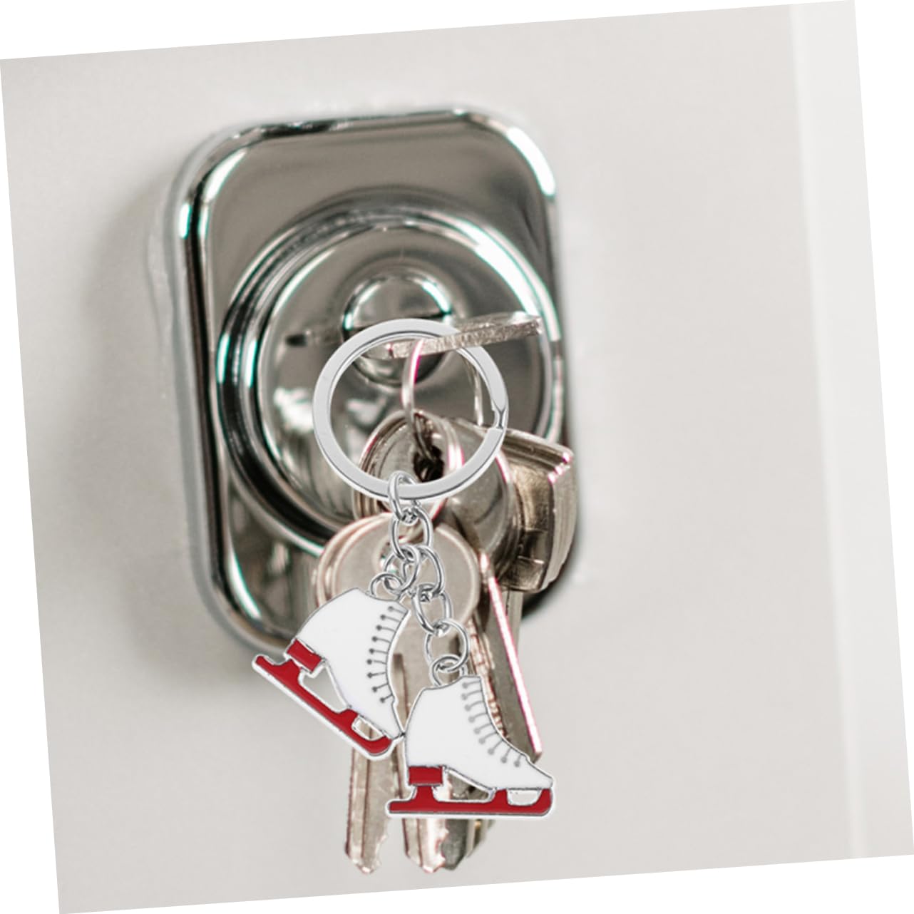 BESPORTBLE 3-Piece Skate Keychain Set - Mini Ice Skate Keyrings, Hanging Skates Ornaments & Charm Pendants for Bags - Perfect for Skaters, Winter Sports Fans & Gift Giving