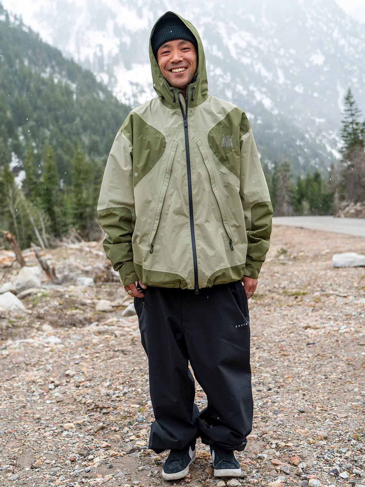 Volcom Feeltoogood Gore-Tex Jacket - Light Military Green Waterproof Windproof Outdoor Jacket for Hiking, Camping & Winter Adventures