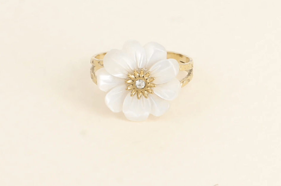 Handmade Hammered Flower Ring with Natural Stone – Timeless Elegance & Unique Style for Women | Perfect for Weddings, Parties & Everyday Wear