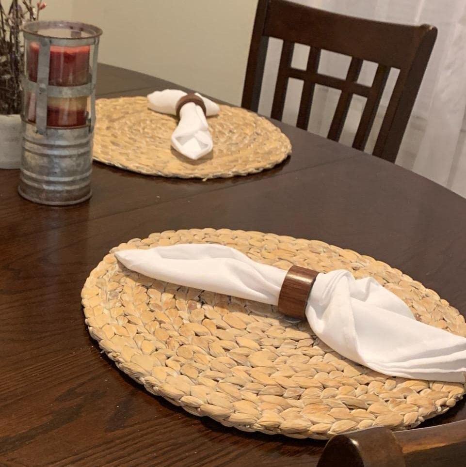 4 Pack Round Woven Placemats - 11.8 Inch Natural Wicker & Water Hyacinth Braided Table Mats - Rustic Rattan Charger Plates for Dining Table, Kitchen, Party & Outdoor Decor