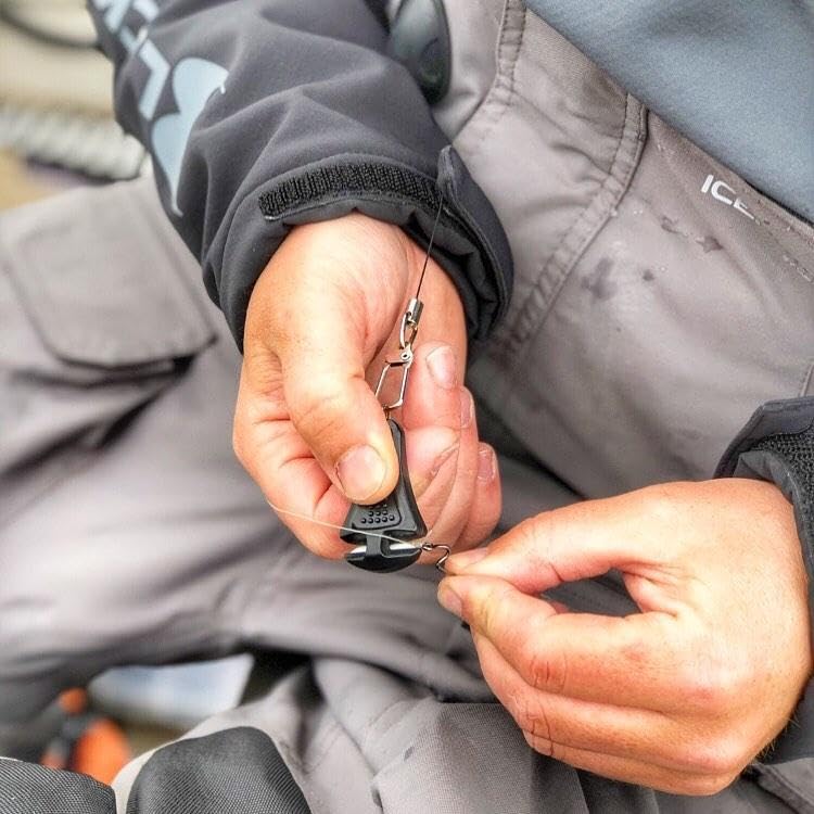 LINE CUTTERZ Patented Ceramic Blade Zipper Pull - Quick Braided Fishing Line Cutter Tool for Saltwater & Freshwater Fishing - Essential Fishing Gear Accessory for Anglers - Perfect for Boat, Kayak and Shore Fishing