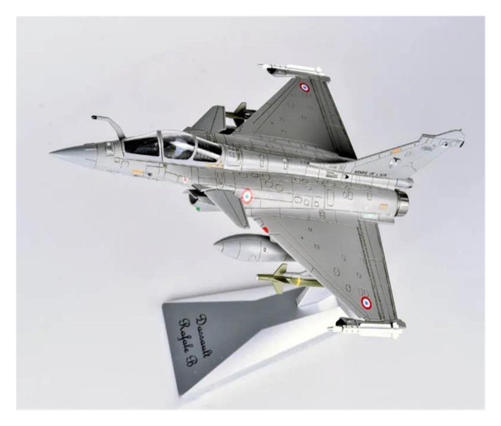 1/72 Scale Dassault Rafale C Bomber Model Kit - Highly Detailed Collectible Aircraft Display for Adults & Kids - Perfect for Military Enthusiasts, Home Decor & Gift Giving