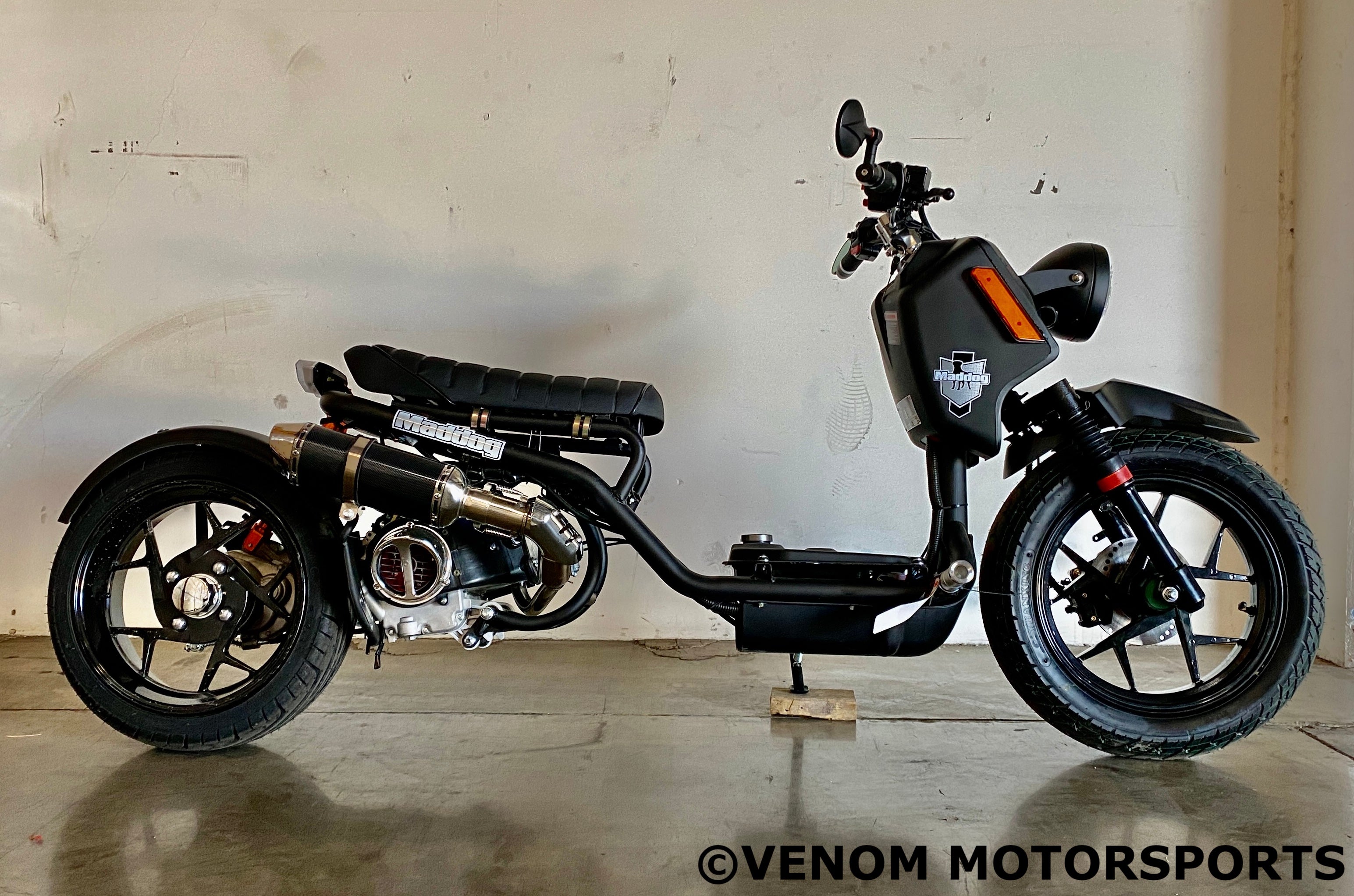 50cc Maddog Scooter Generation 5 - Automatic Transmission Gas Powered Moped for Adults - Perfect for Urban Commuting & Short Distance Travel
