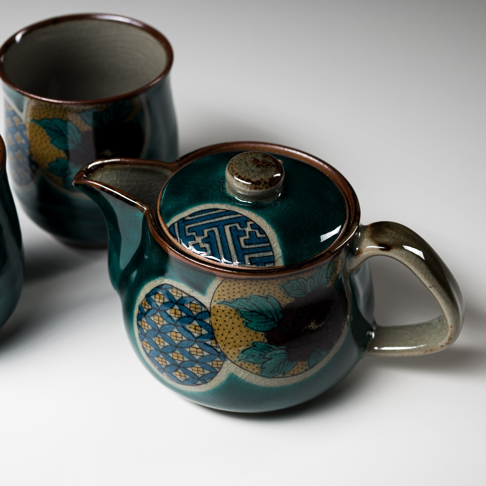Authentic Japanese Kutani Ware Tea Set - Marumon Style Hand-Painted Porcelain for Elegant Tea Ceremonies & Home Decor