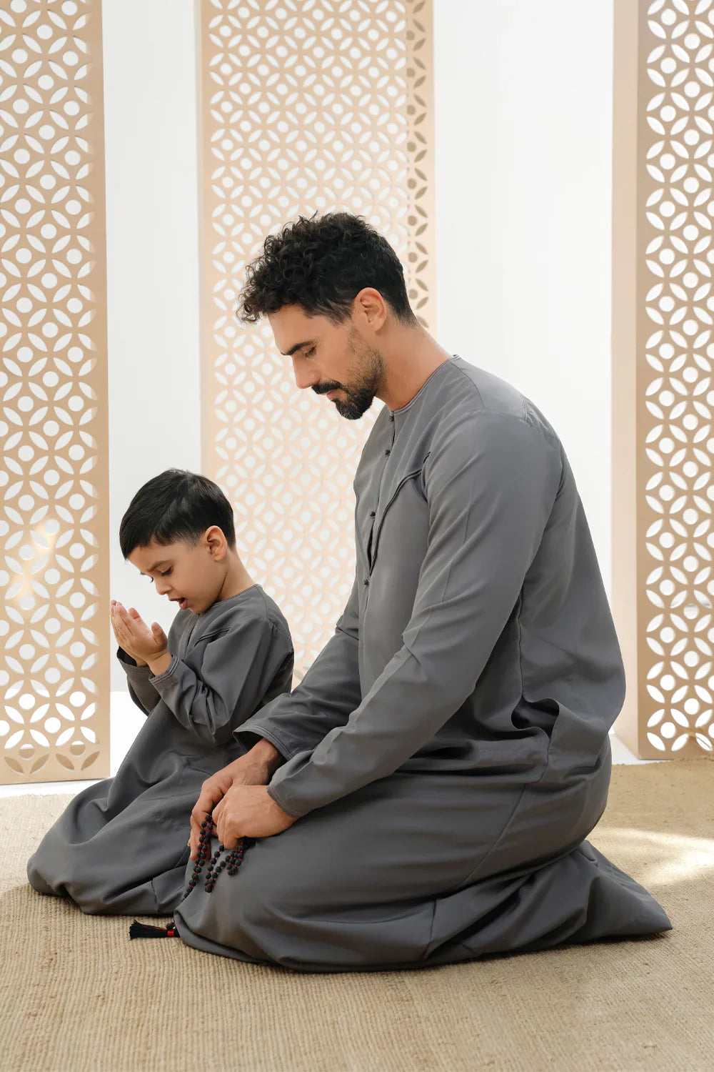 Premium Emirati Faris Thobe Jubba for Men - Elegant Charcoal Gray Traditional Arabic Robe - Perfect for Eid, Weddings & Special Occasions