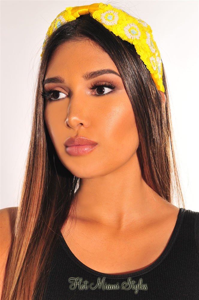 Yellow and White Knotted Headband for Women - Fashion Hair Accessory for Workouts, Yoga, and Everyday Style
