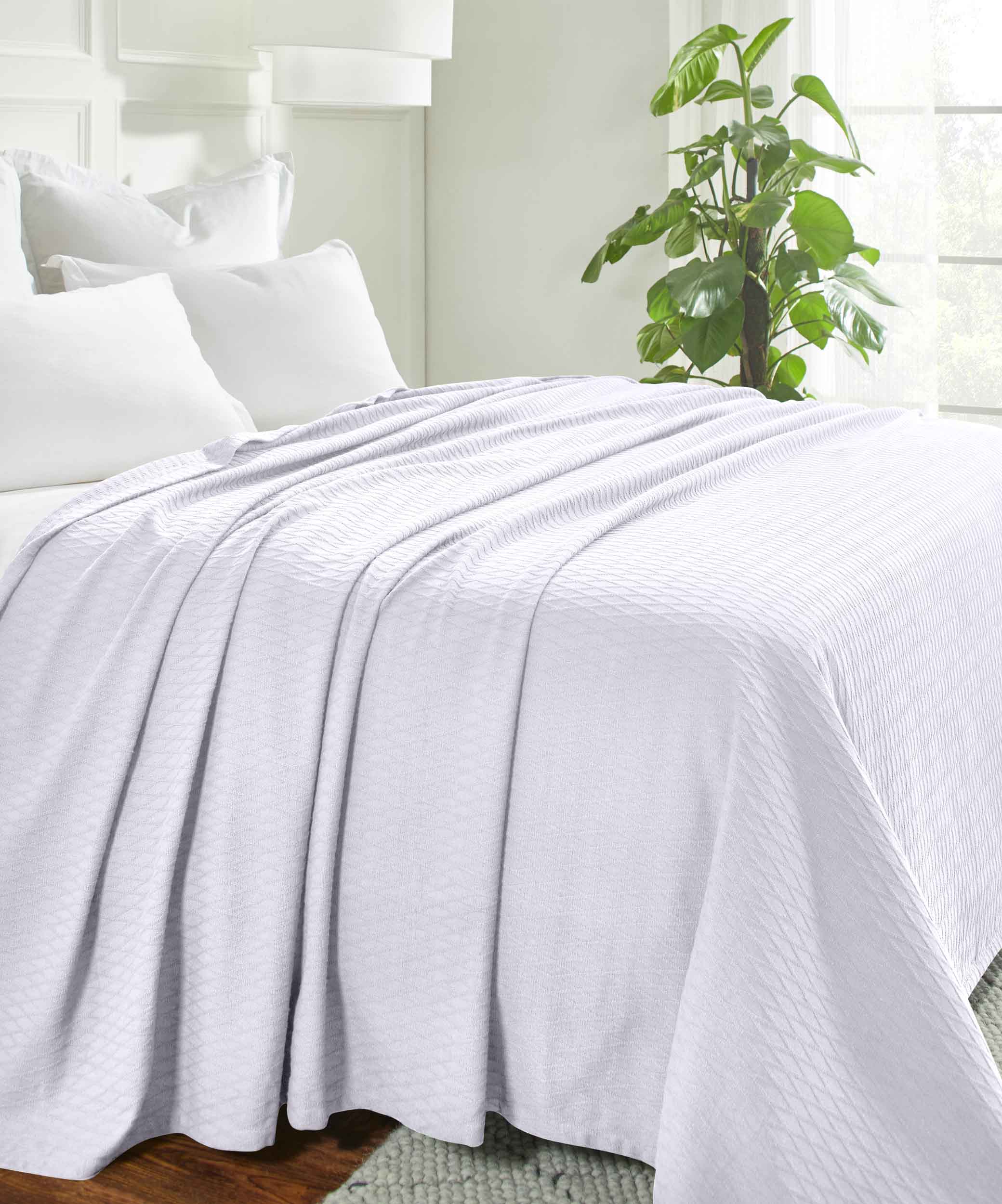 Premium Cotton All-Season Diamond Pattern Bed Blanket & Sofa Throw - Soft Cozy Blanket for Bedroom, Living Room, Travel and Gift Giving