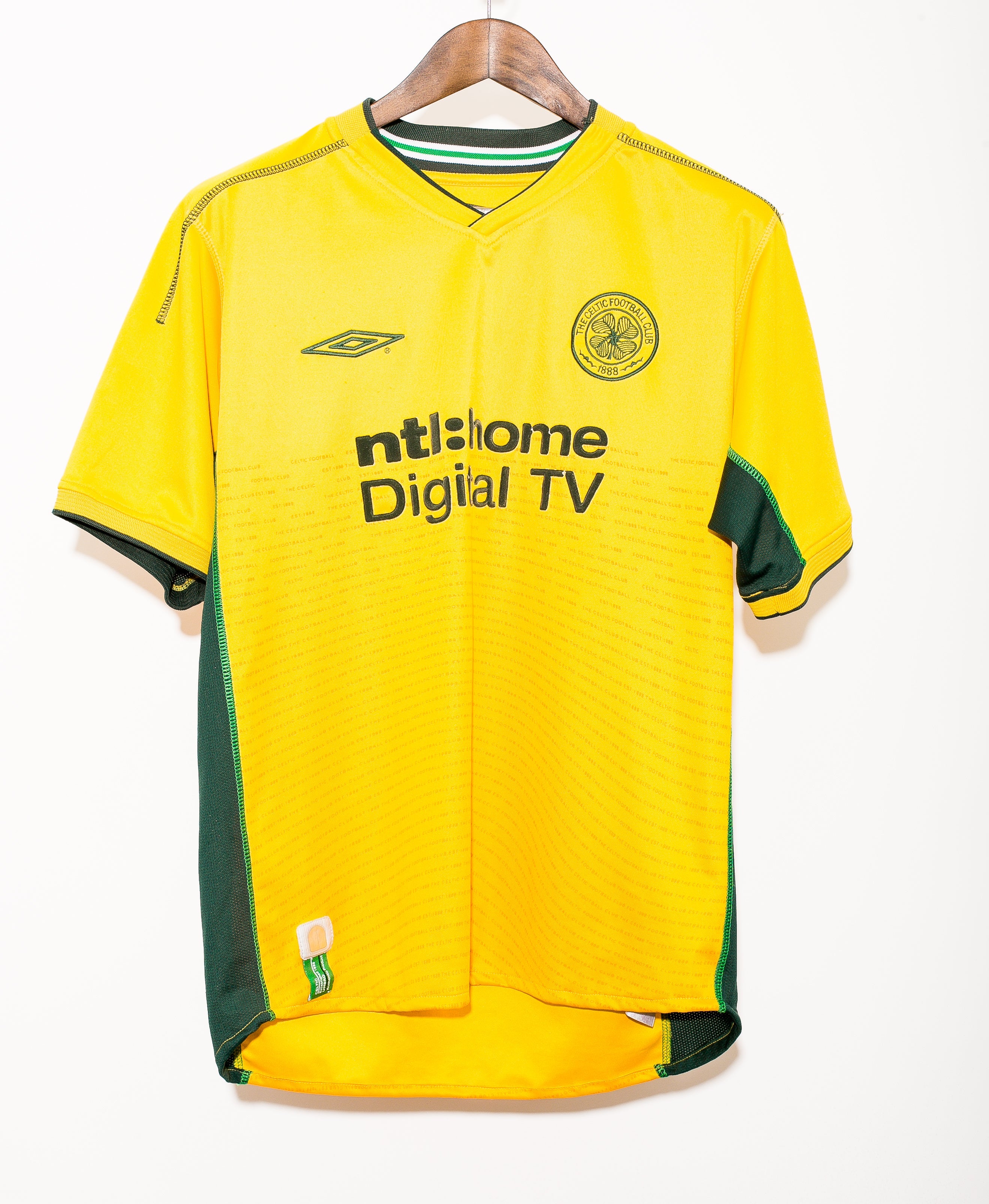 2002 Celtic FC Away Jersey - Authentic Football Shirt Size M - Perfect for Matchdays & Fan Collections