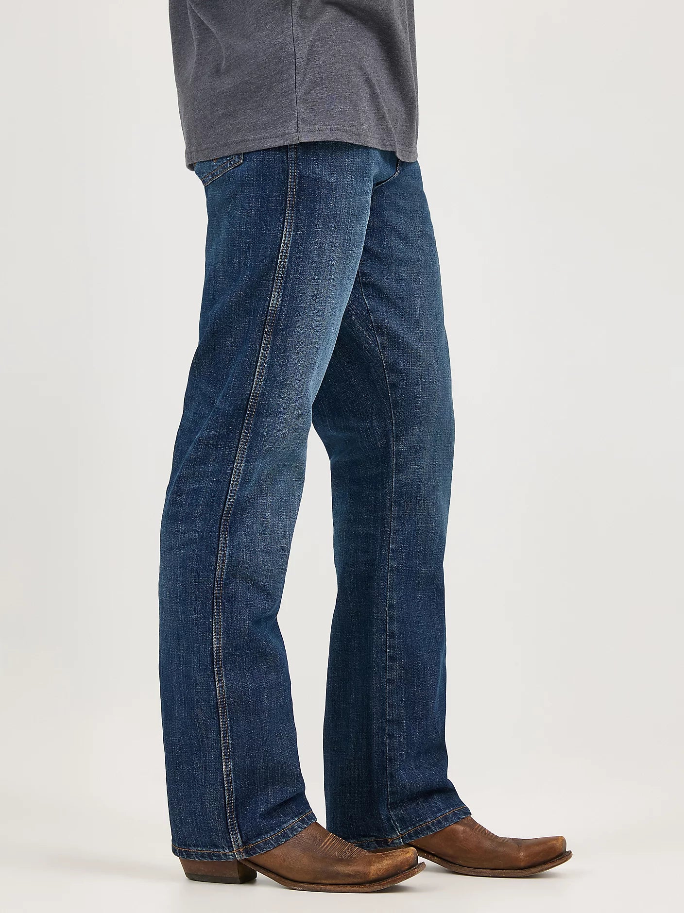 Wrangler Retro® Men's Relaxed Fit Bootcut Jeans - Classic Denim Pants for Casual Wear & Western Style Outfits