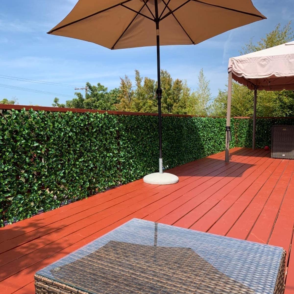 DOEWORKS Expandable Fence Privacy Screen - 2PCS Artificial Ivy Fencing Panels for Balcony, Patio, Backyard & Garden Decor | UV Resistant Outdoor Privacy Barrier for Home, Wedding Backdrop & Landscape Design