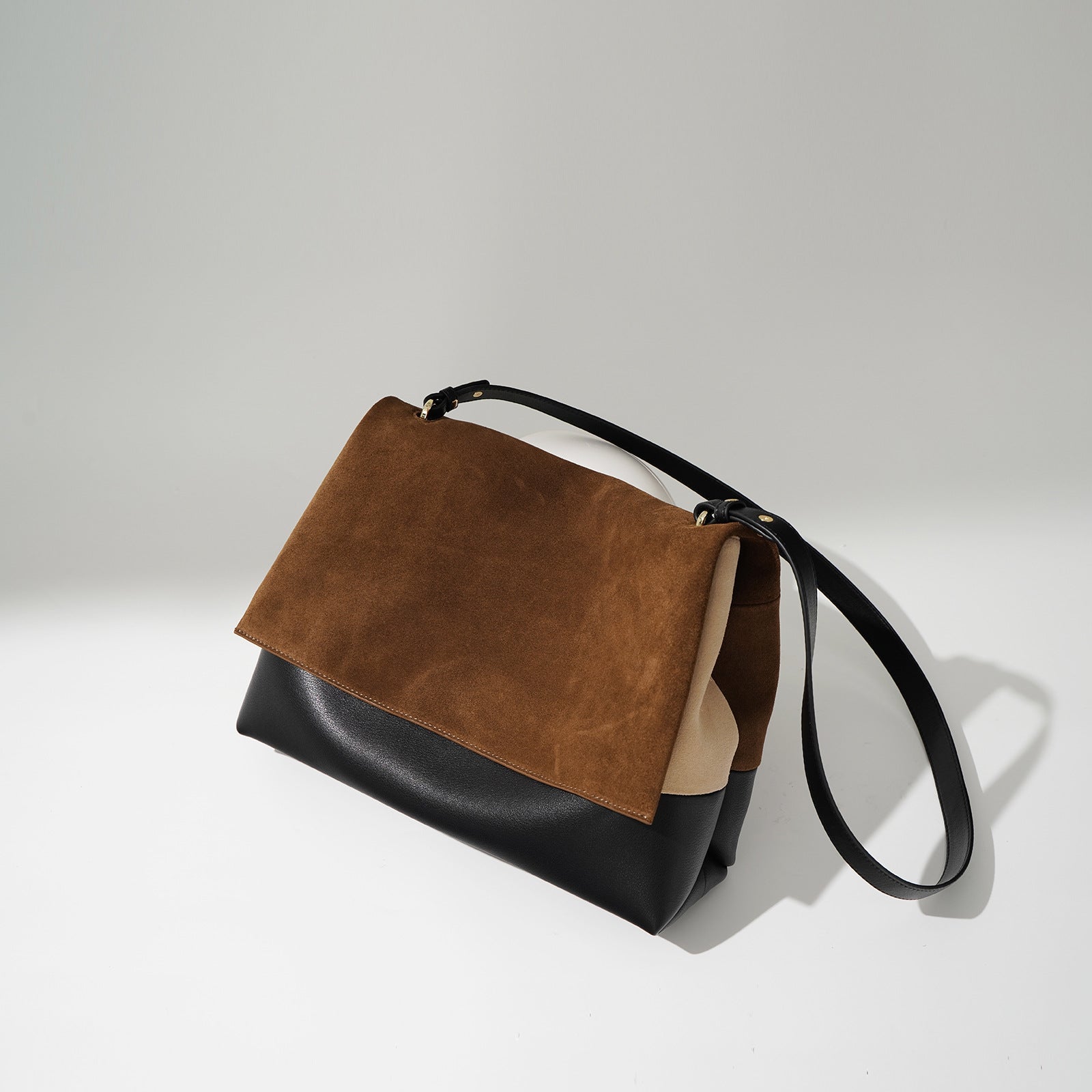 Stylish Modern Leather Shoulder Bag for Women - Trendy Crossbody Purse with Adjustable Strap - Perfect for Work, Travel & Everyday Use