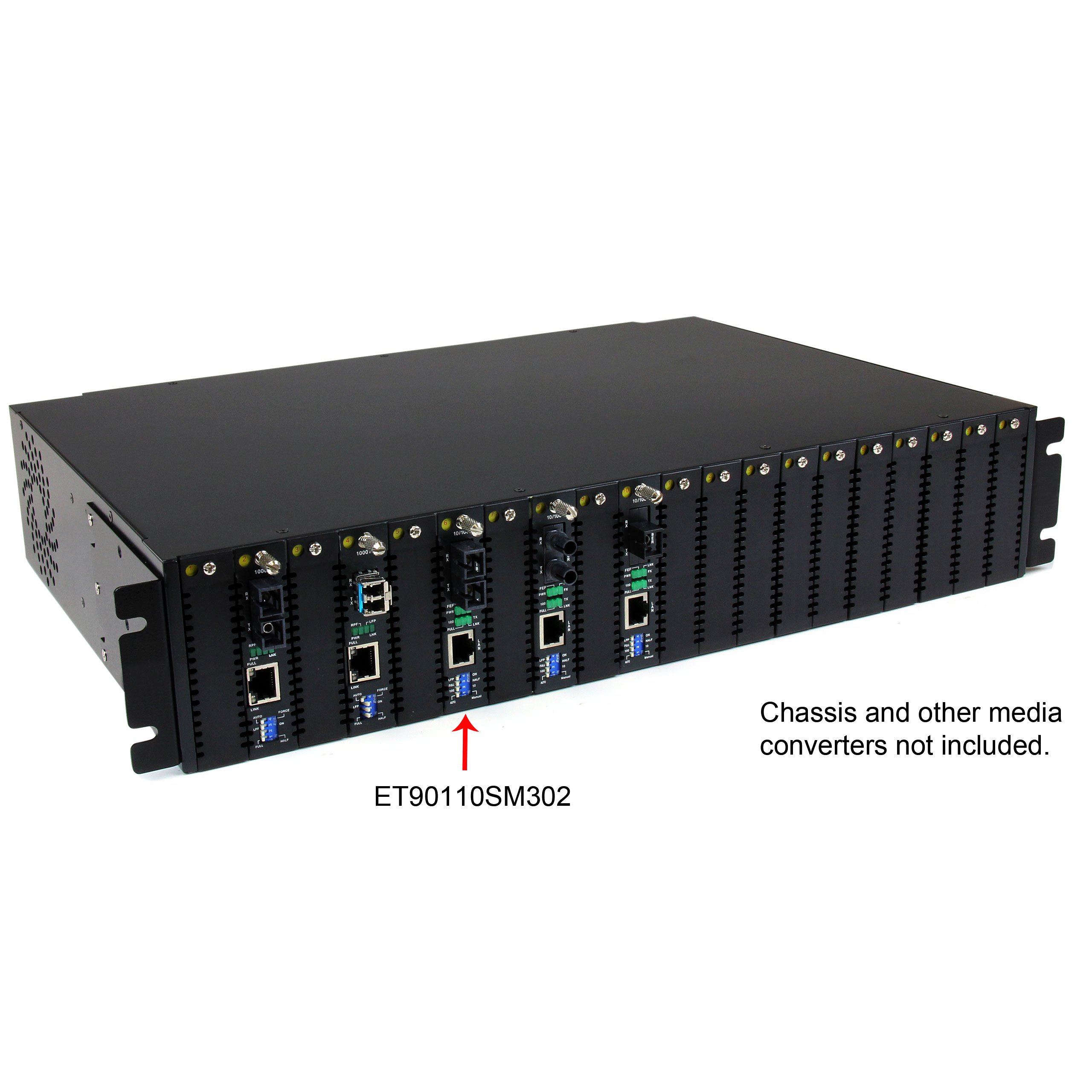 StarTech.com ET90110SM302 10/100 Mbps Single Mode Fiber Media Converter with SC Connectors - 30 km Range for High-Speed Network Extension in Offices, Data Centers & Industrial Applications