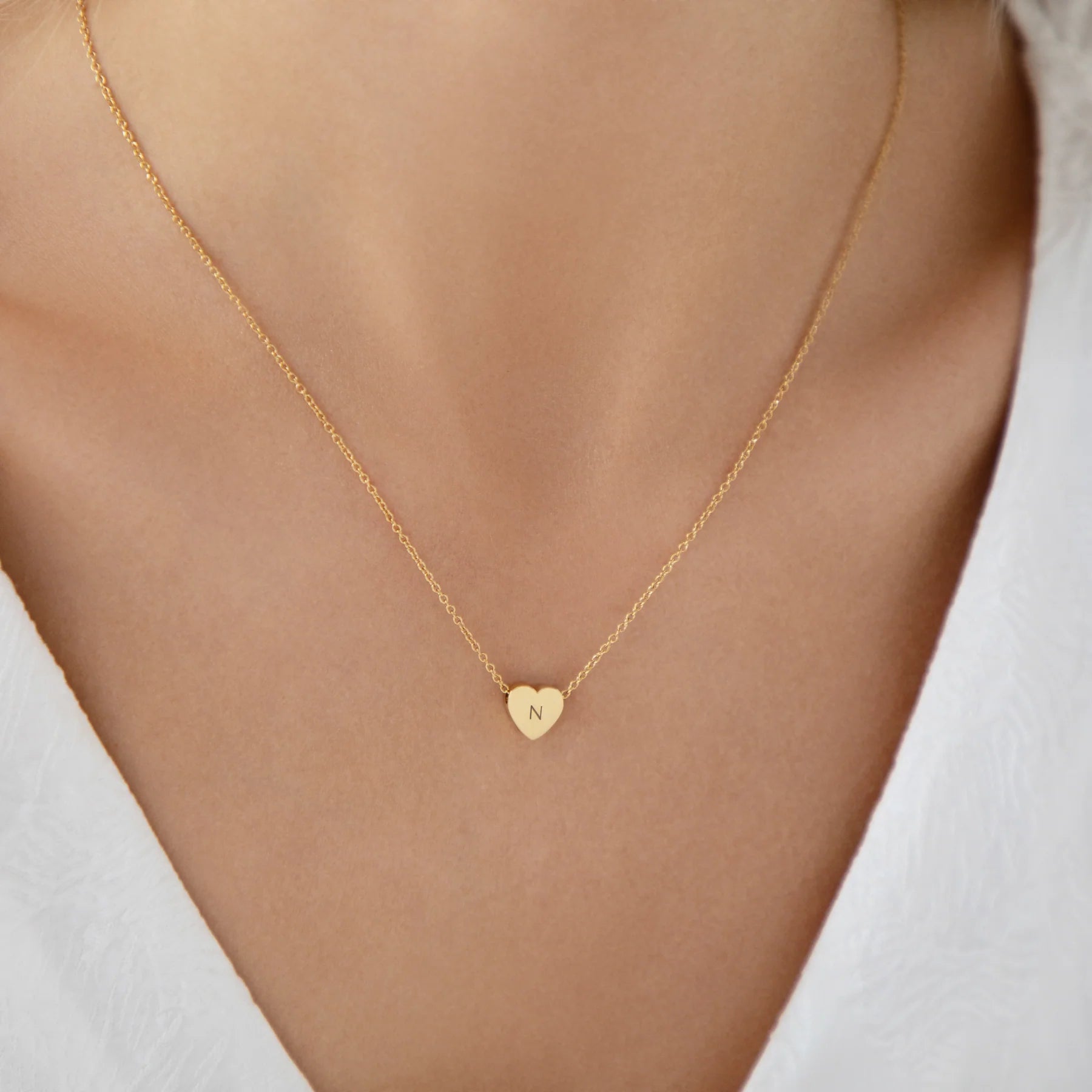 Elegant Amo Heart & Amore Earrings Gift Set in Gold - Perfect for Valentine's Day, Anniversary, and Romantic Occasions