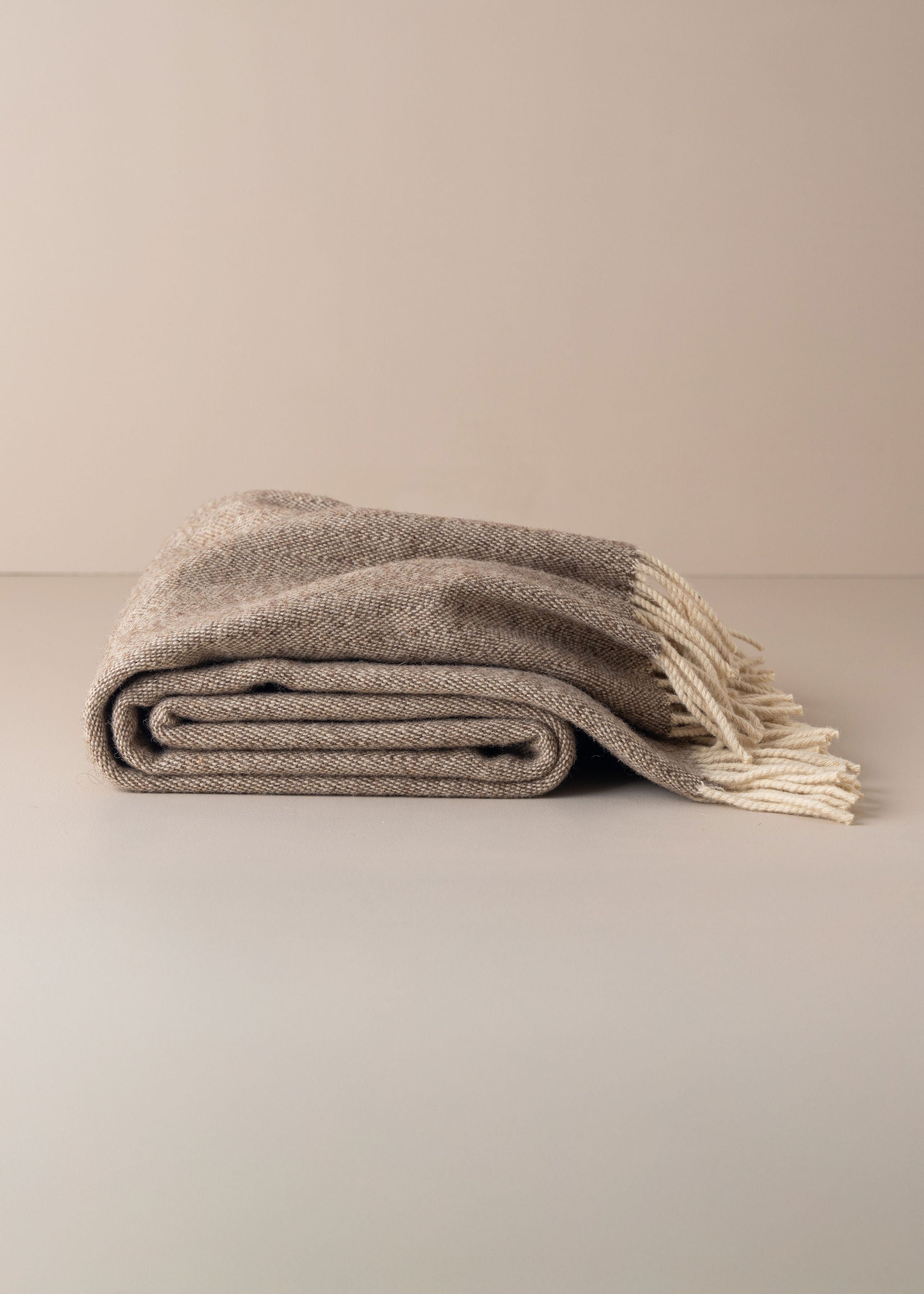Premium Serra da Estrela Wool Throw Blanket & Bed Cover - Luxurious Truffle Brown for Cozy Bedroom & Living Room Decor | Perfect for Winter Warmth, Sofa Throws & Home Styling