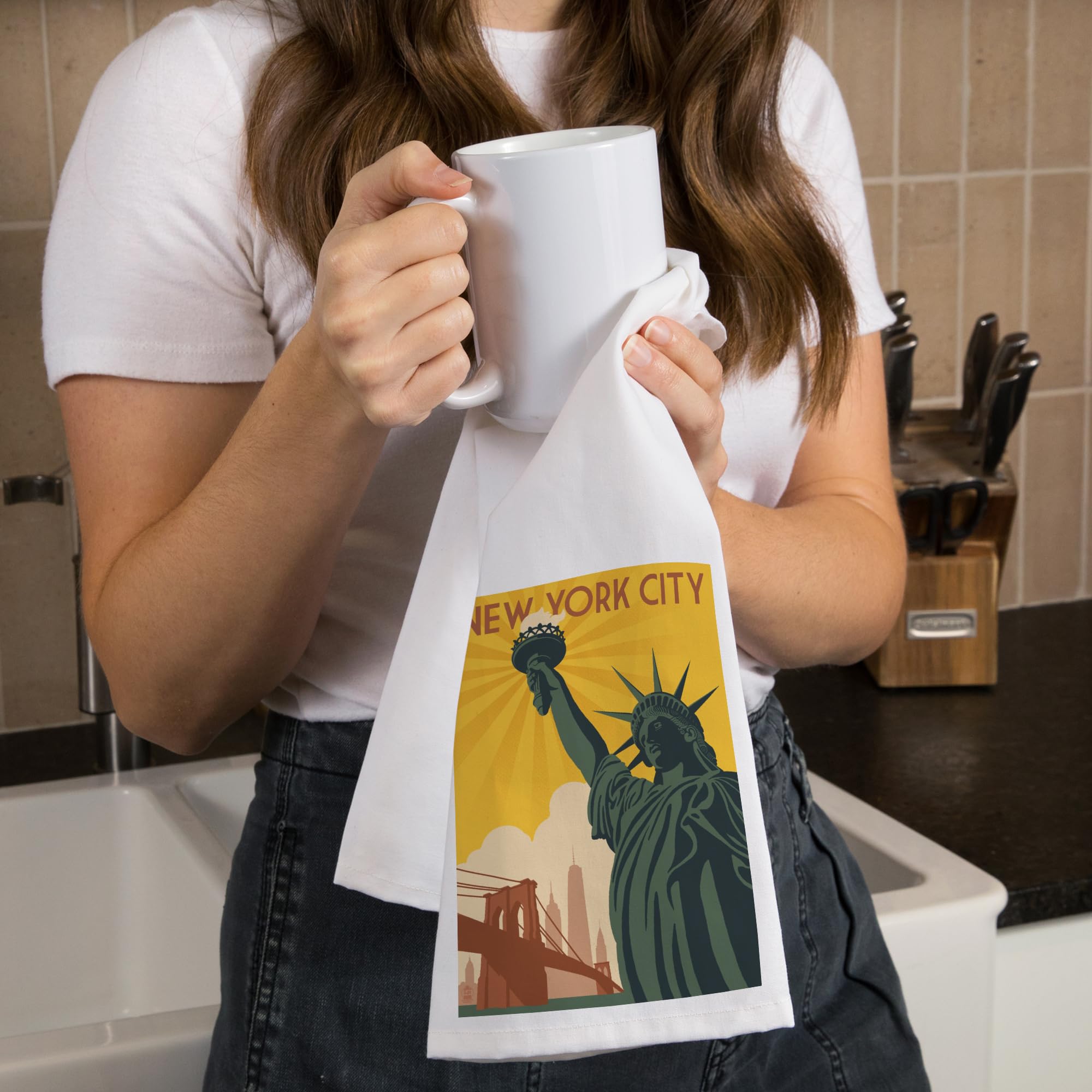 Lantern Press New York Cotton Tea Towel - Statue of Liberty & Bridge Design | 100% Cotton Decorative Hand Towel for Kitchen, Bathroom & Home Decor | Perfect Gift for Housewarming & American Theme Parties