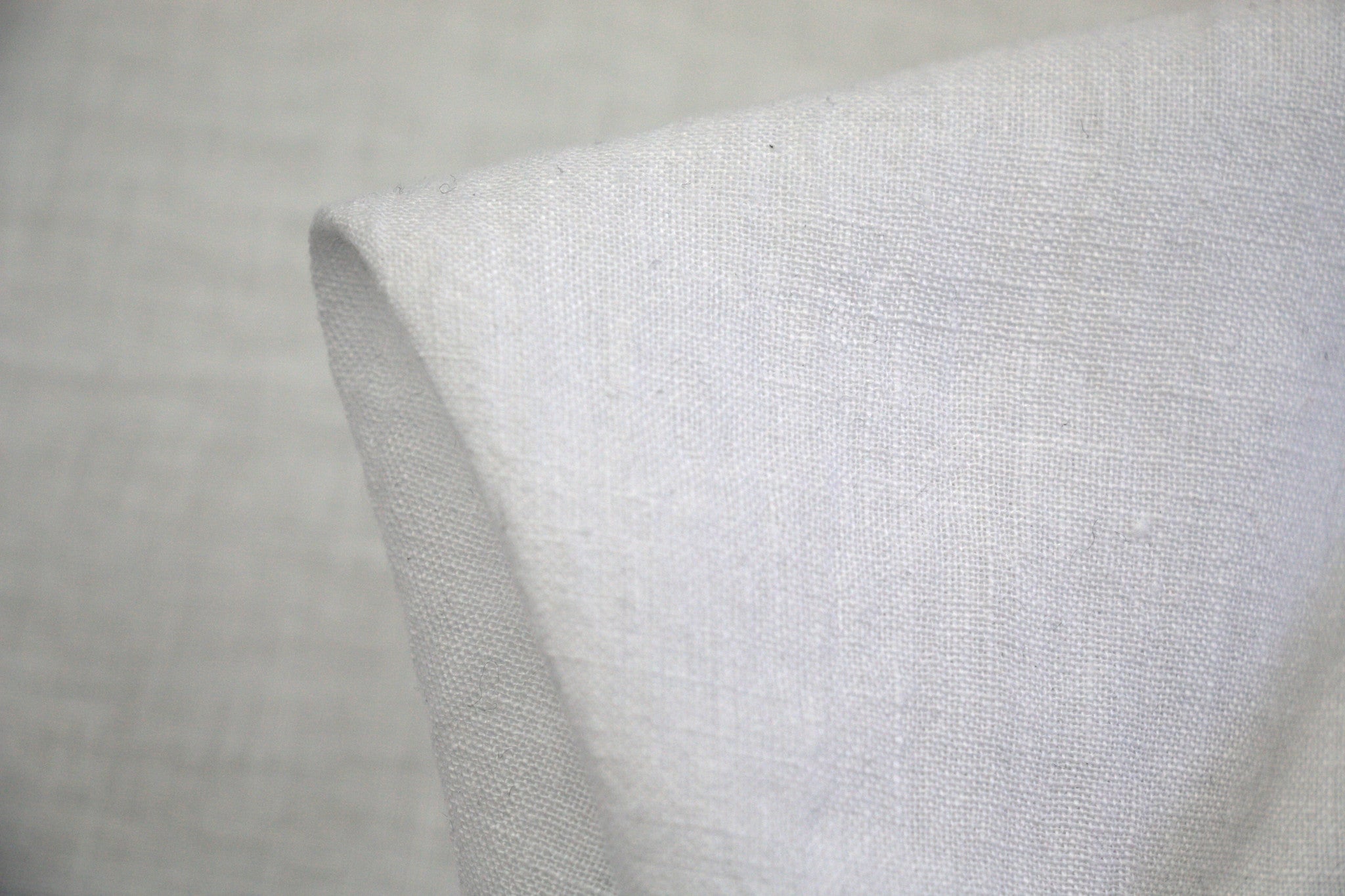 Bianco Crush Crinkle Linen Fabric - Soft Textured Linen for Home Decor, Clothing & DIY Crafts | Perfect for Curtains, Table Runners & Fashion Accessories