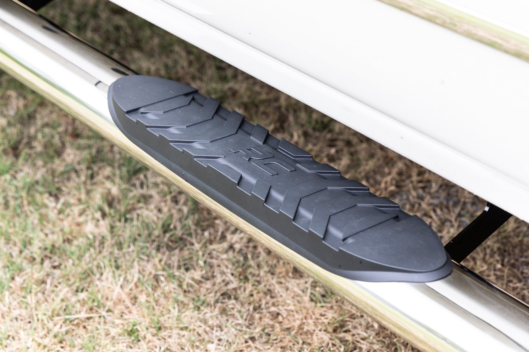 2007-2019 Chevy/GMC 1500/2500HD/3500HD Oval Nerf Step Bars - Crew Cab & DEF Tank Compatible (Part# 21001S) | Durable Running Boards for Truck Access & Easy Entry/Exit